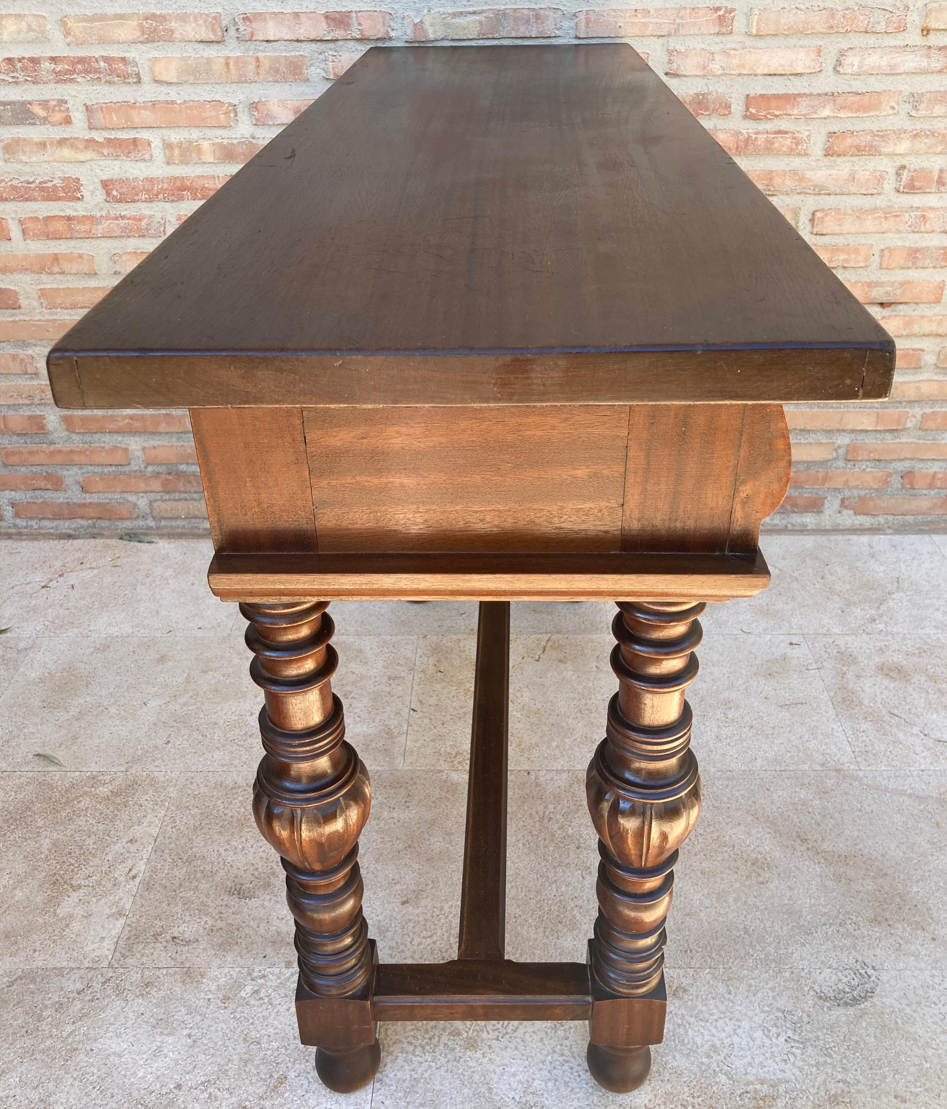 Early 20th Century Spanish Console Table with Two Carved Drawers and Turned Legs For Sale 2