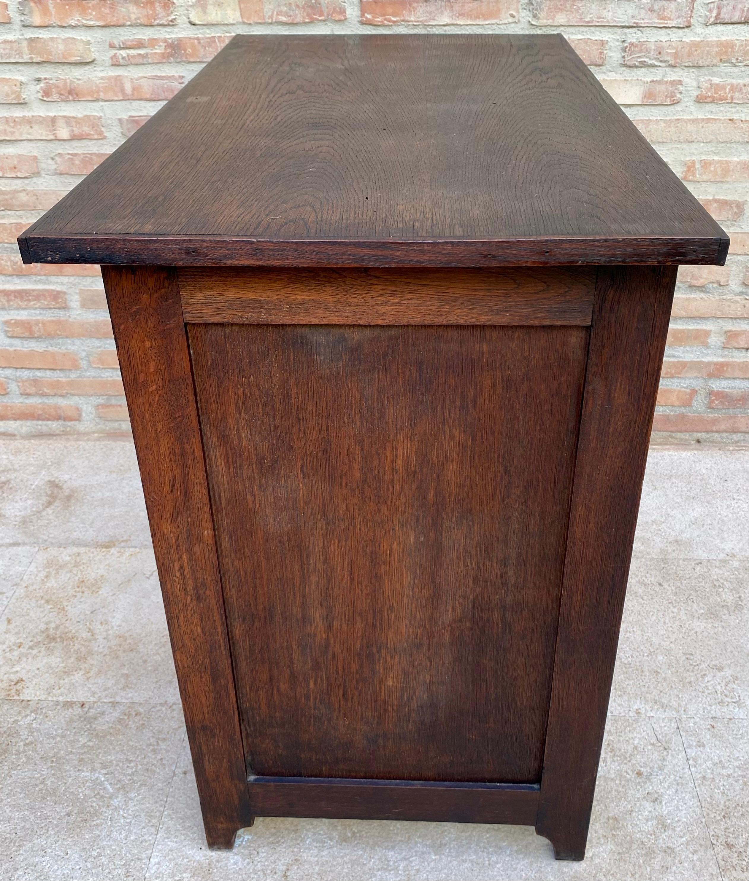 Early 20th Century Spanish Desk or Work Table in Oak Wood with Lateral Wing, 192 For Sale 13