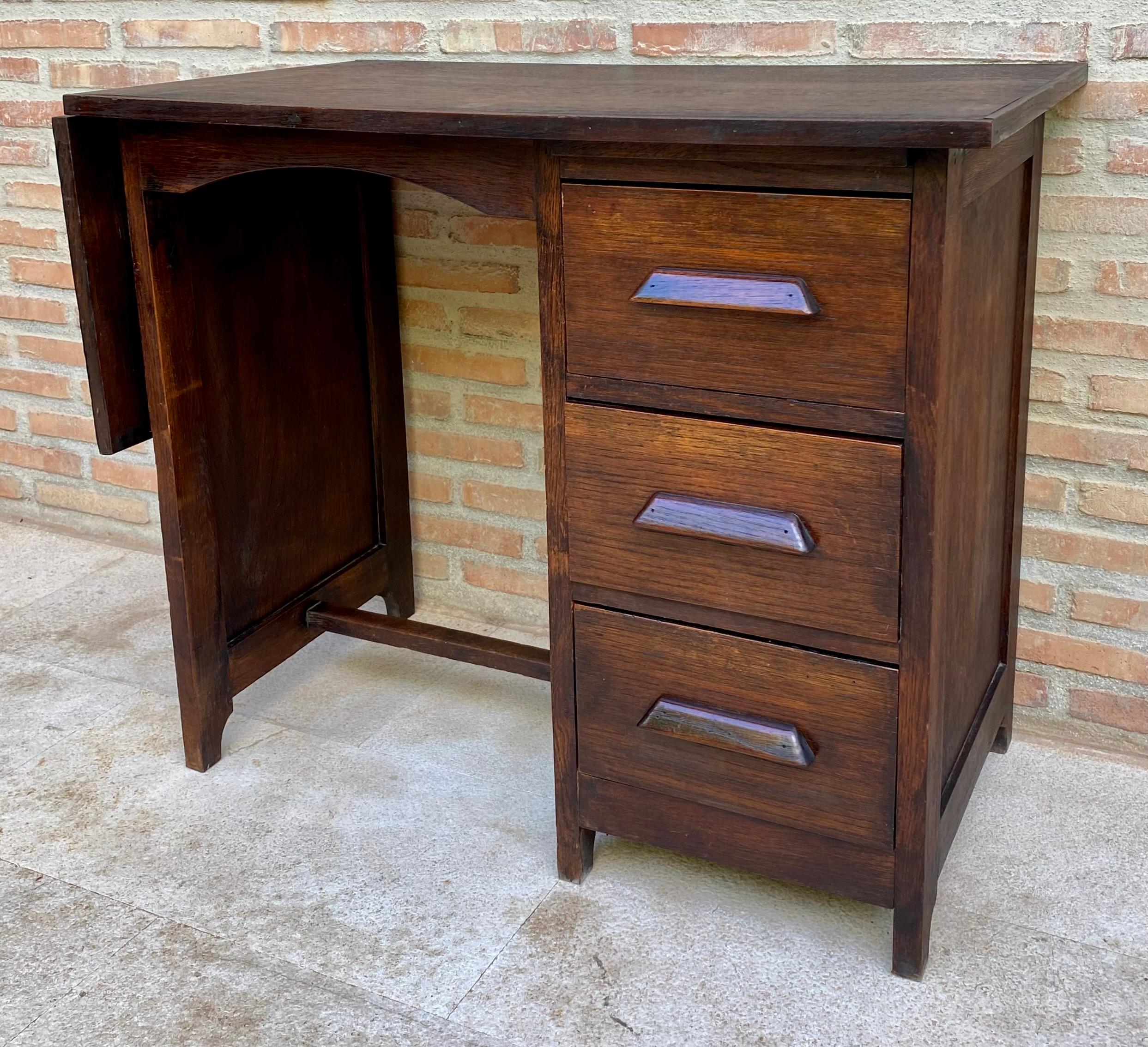 Early 20th Century Spanish Desk or Work Table in Oak Wood with Lateral Wing, 192 For Sale 1