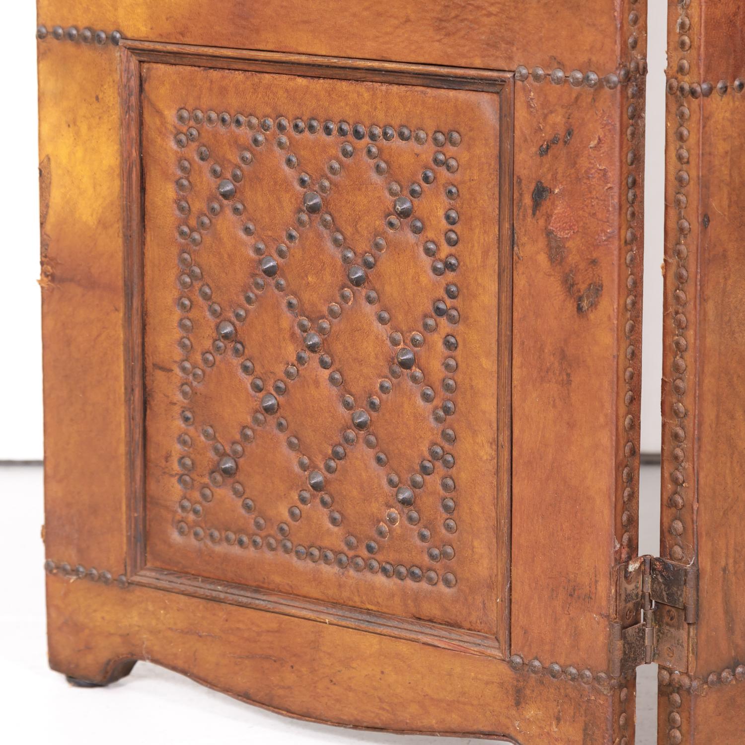 Early 20th Century Spanish Four-Panel Hand Embossed Leather Dividing Screen 15