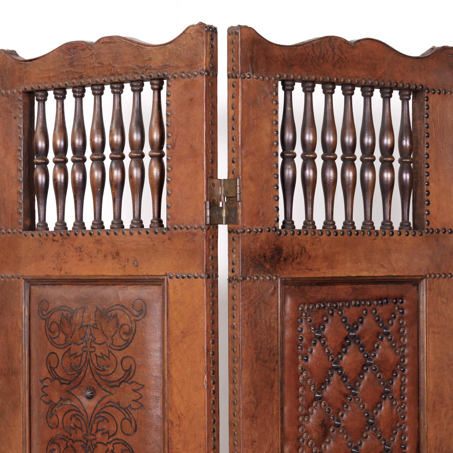 Early 20th Century Spanish Four-Panel Hand Embossed Leather Dividing Screen In Good Condition In Birmingham, AL