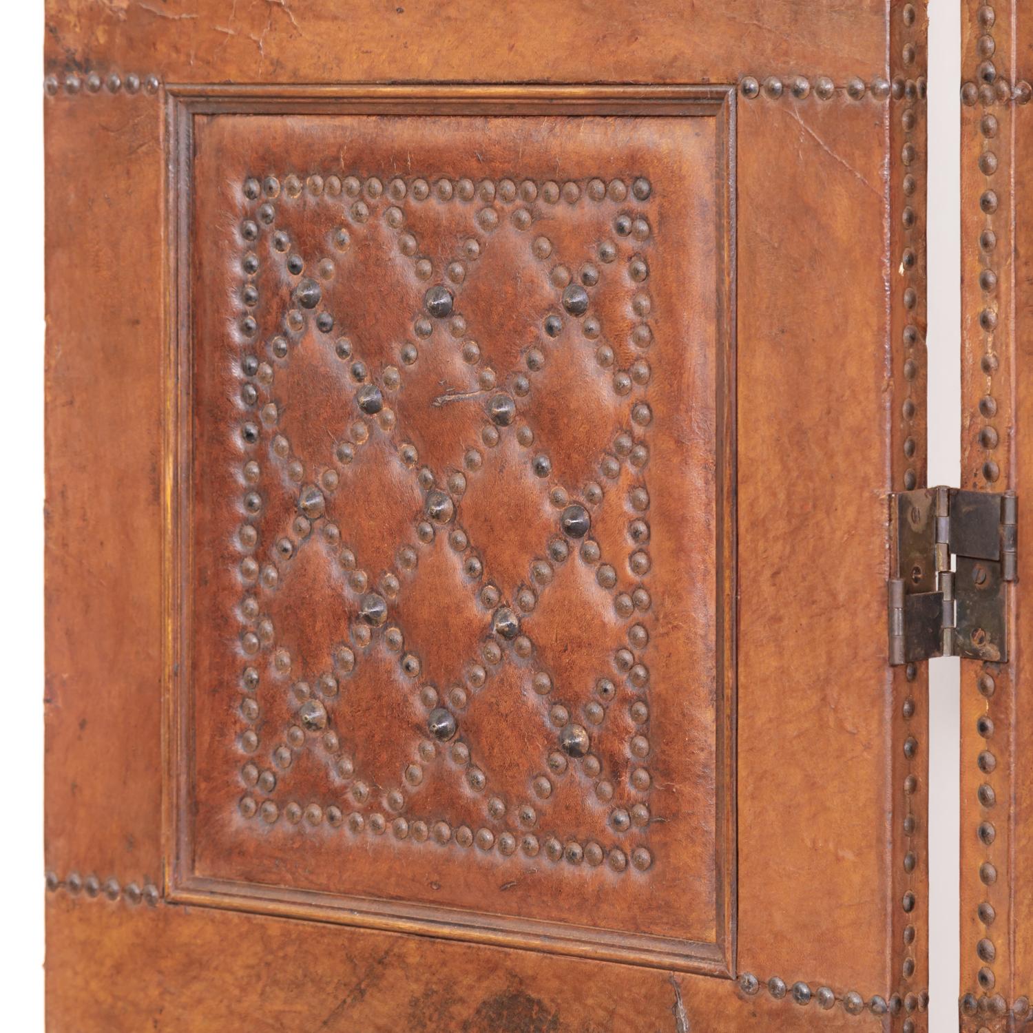 Early 20th Century Spanish Four-Panel Hand Embossed Leather Dividing Screen 3