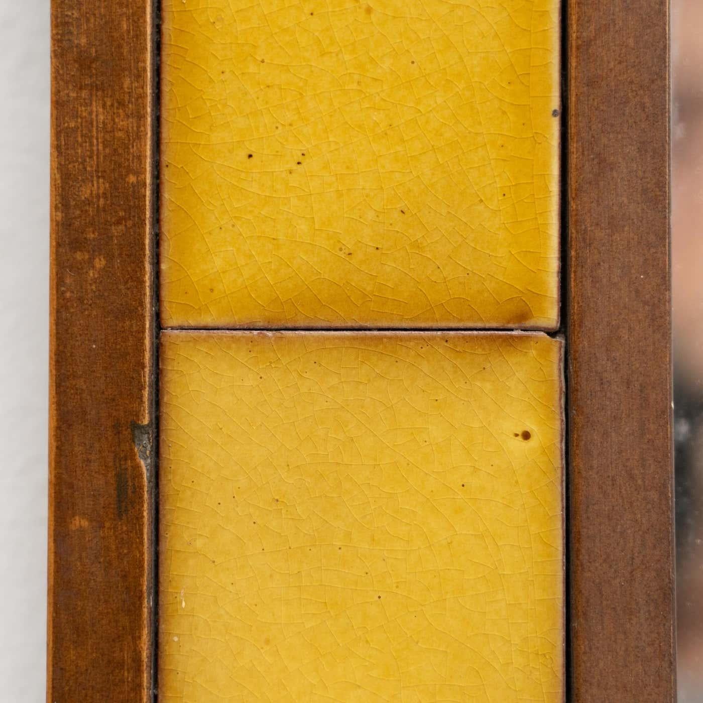 Miroir espagnol du début du 20e siècle fait à la main en bois et en carreaux de faïence en vente 4