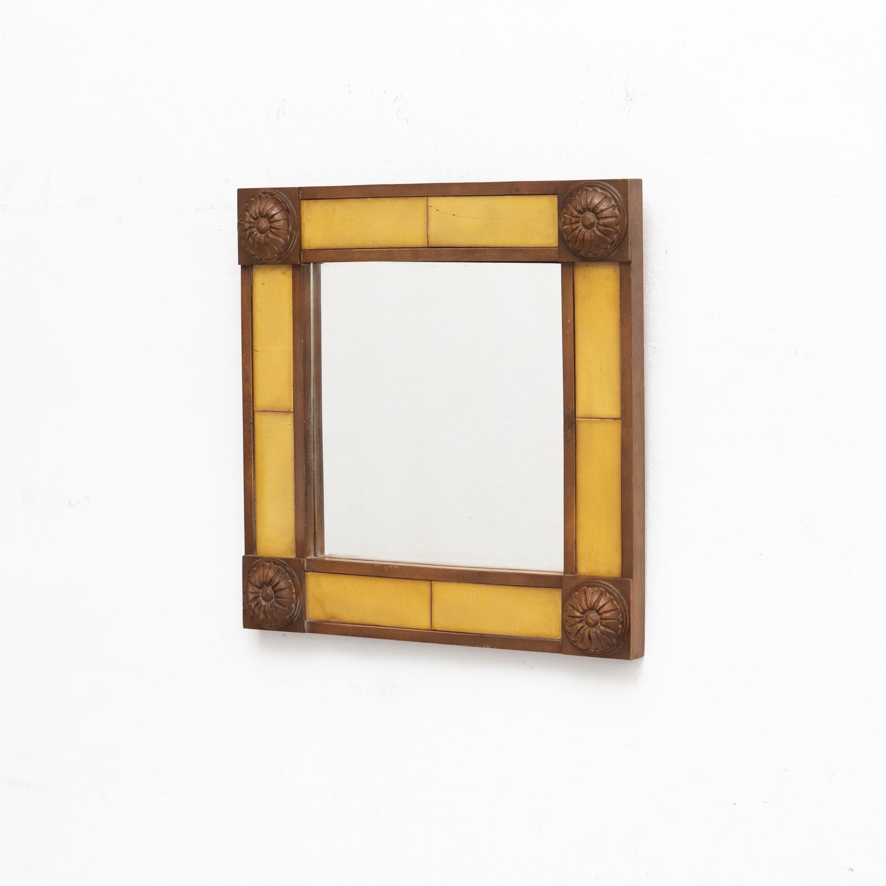 Mid-Century Modern Miroir espagnol du début du XXe siècle en bois et carreaux fabriqués à la main en vente