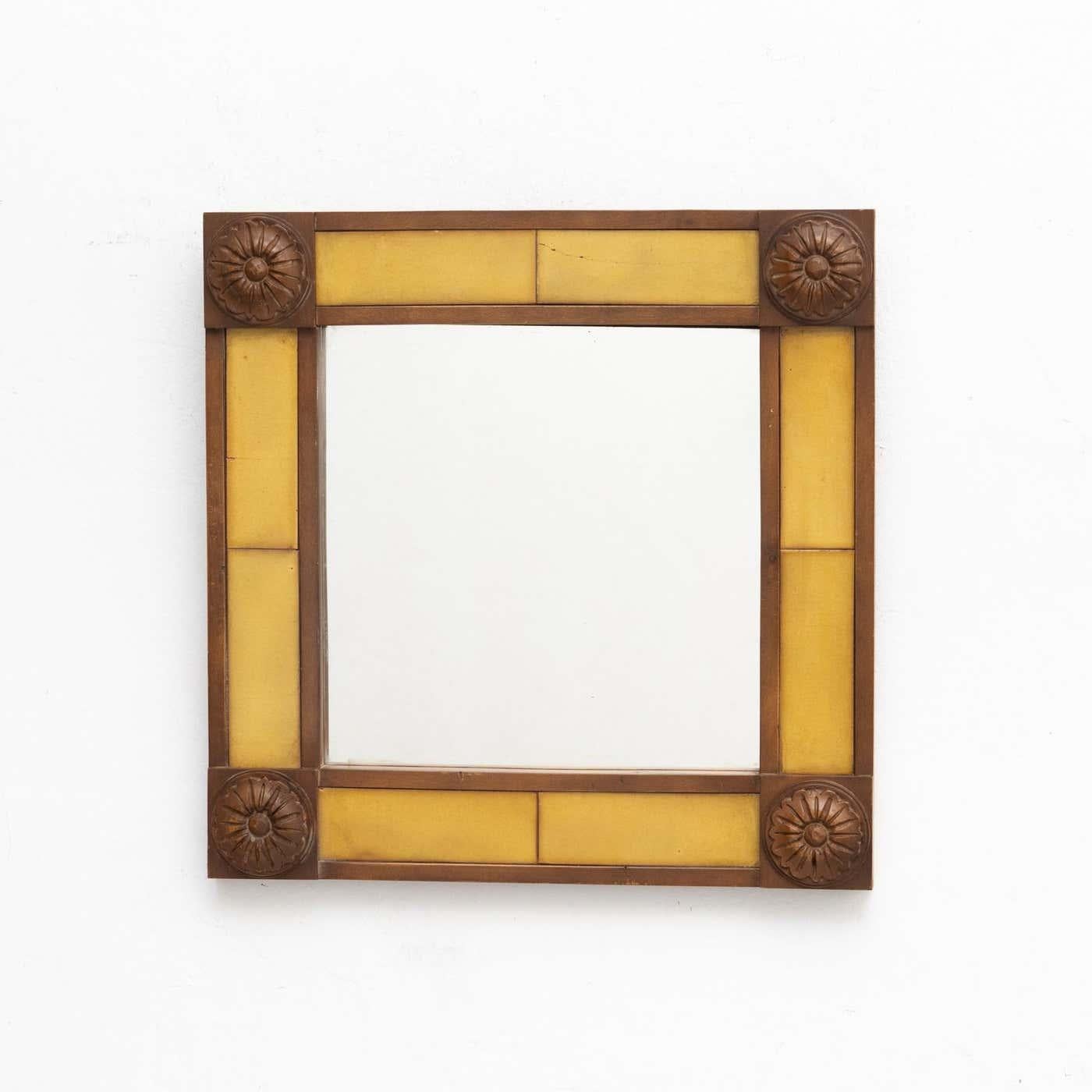 Mid-Century Modern Miroir espagnol du début du 20e siècle fait à la main en bois et en carreaux de faïence en vente