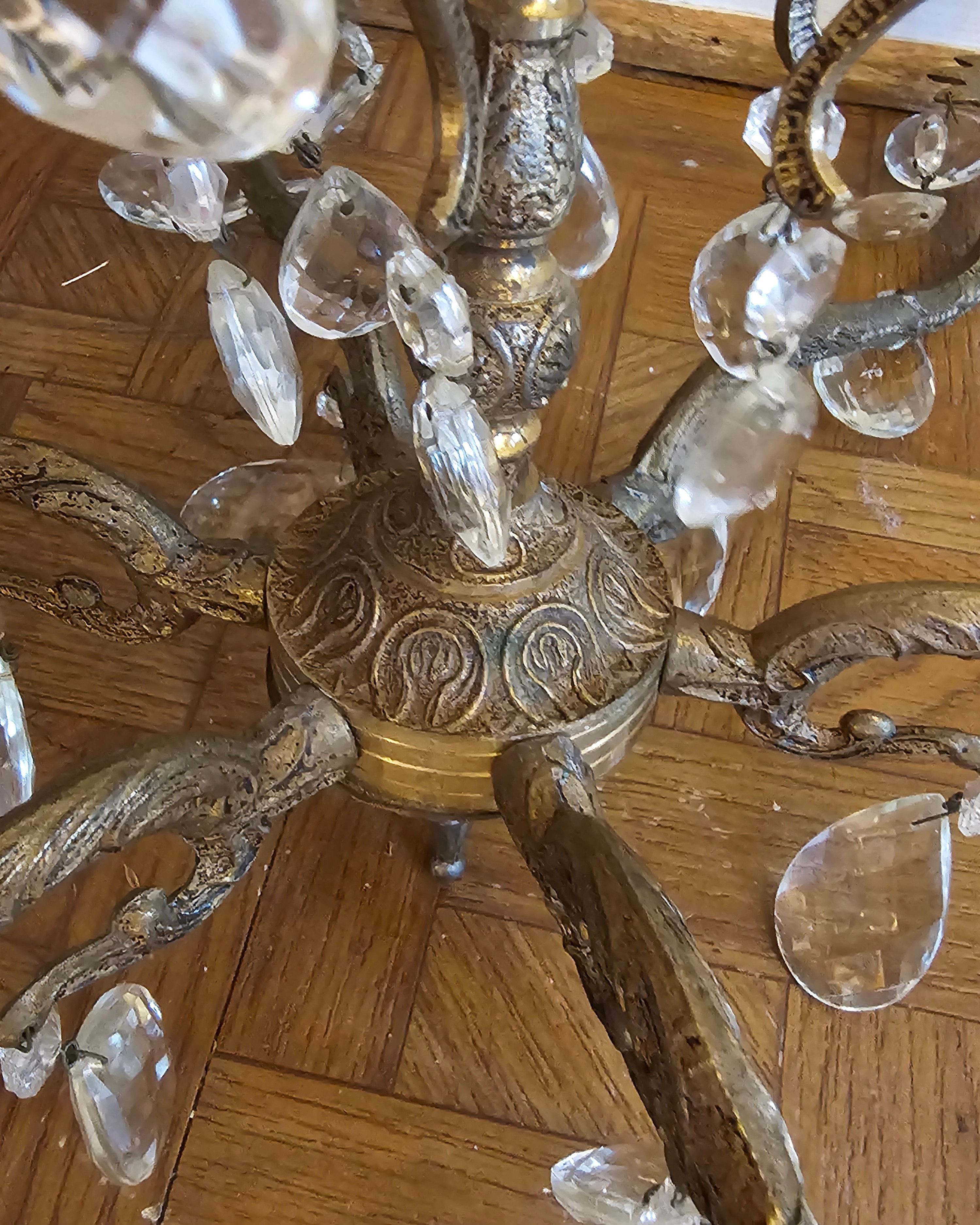 Lampadario spagnolo in ottone antico in stile Luigi XIV dei primi del Novecento In condizioni buone in vendita a Germantown, MD
