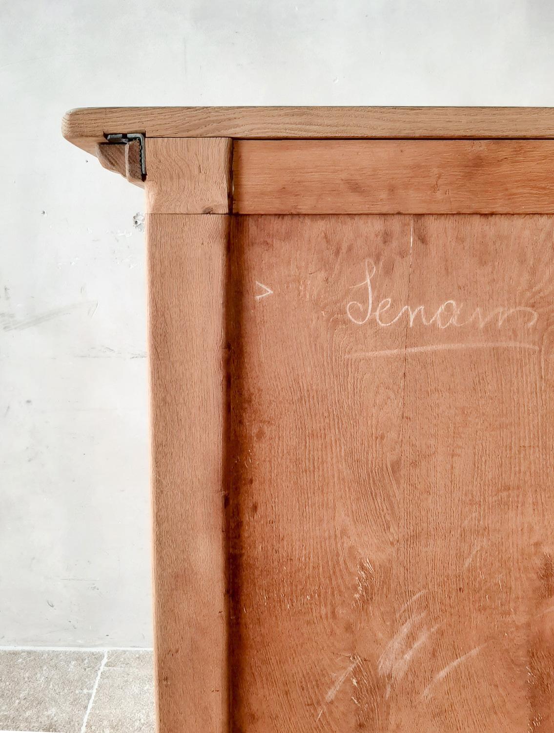 Mid 20th Century Spanish Oak Credenza 1940s For Sale 7