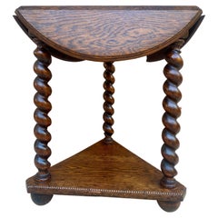 Table basse ou table d'appoint pliante en chêne espagnol du début du XXe siècle avec pieds Solomoniques