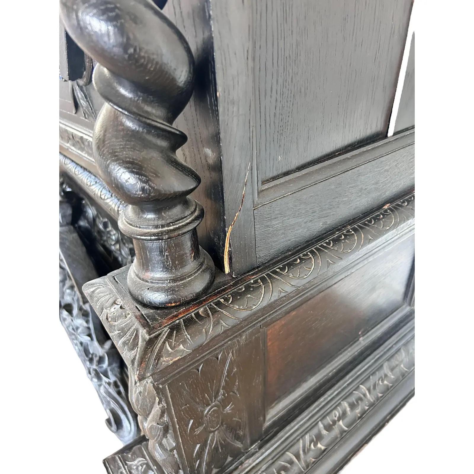 Early 20th Century Spanish or Portgugal Gothic Cabinet For Sale 1