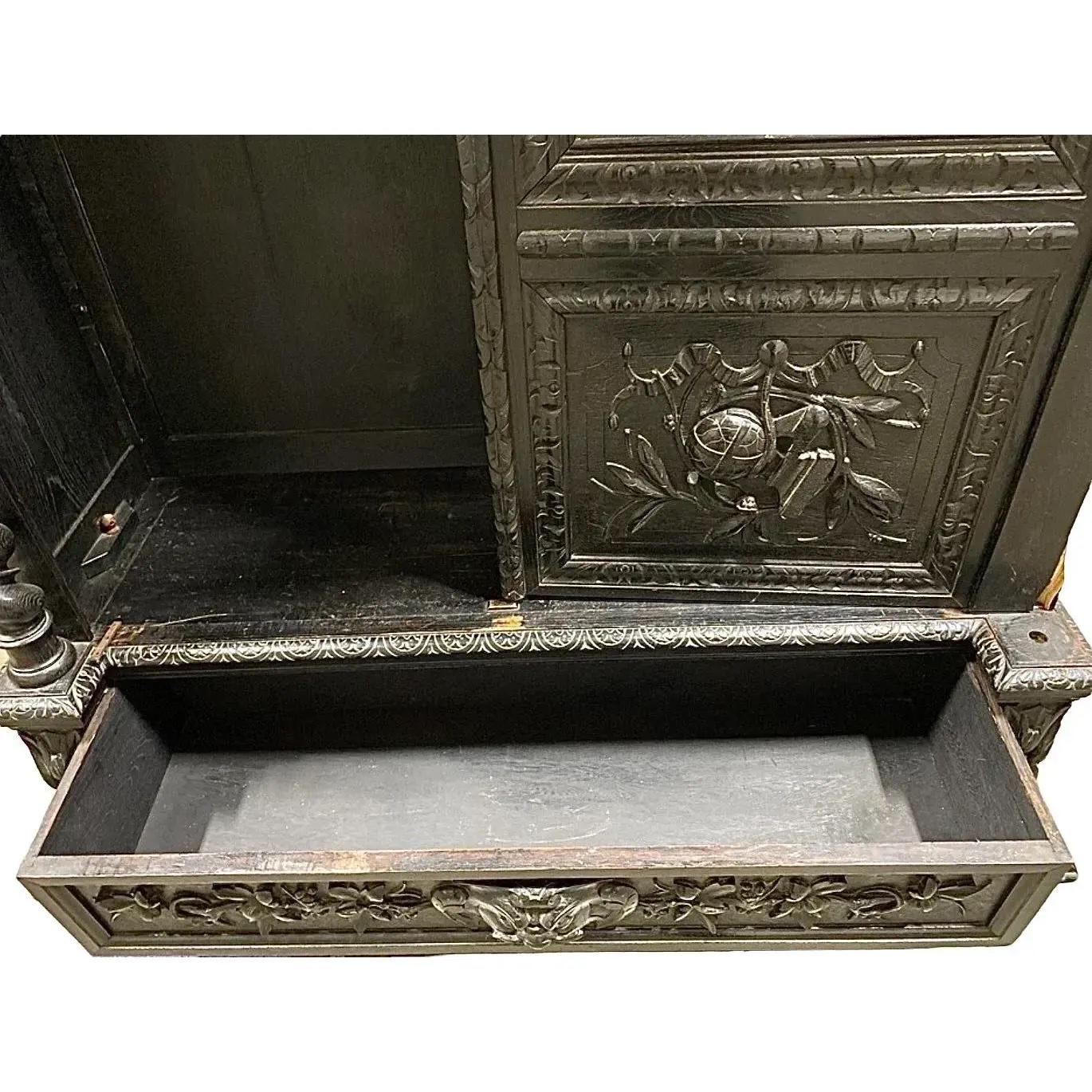 Early 20th Century Spanish or Portgugal Gothic Cabinet For Sale 3