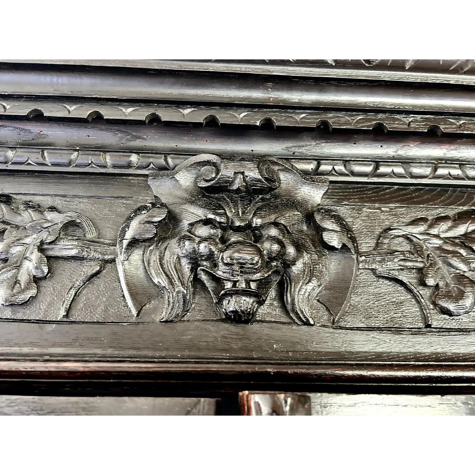 Early 20th Century Spanish or Portgugal Gothic Cabinet For Sale 4