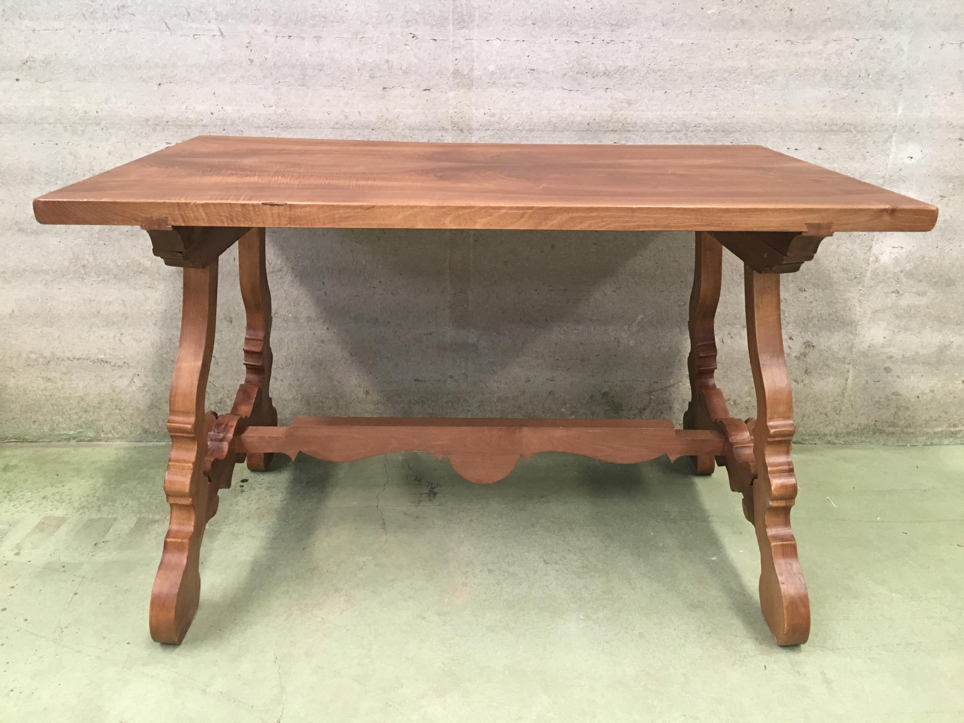 Early 20th Century Spanish Pine Trestle Table with Wood Stretcher In Excellent Condition For Sale In Miami, FL