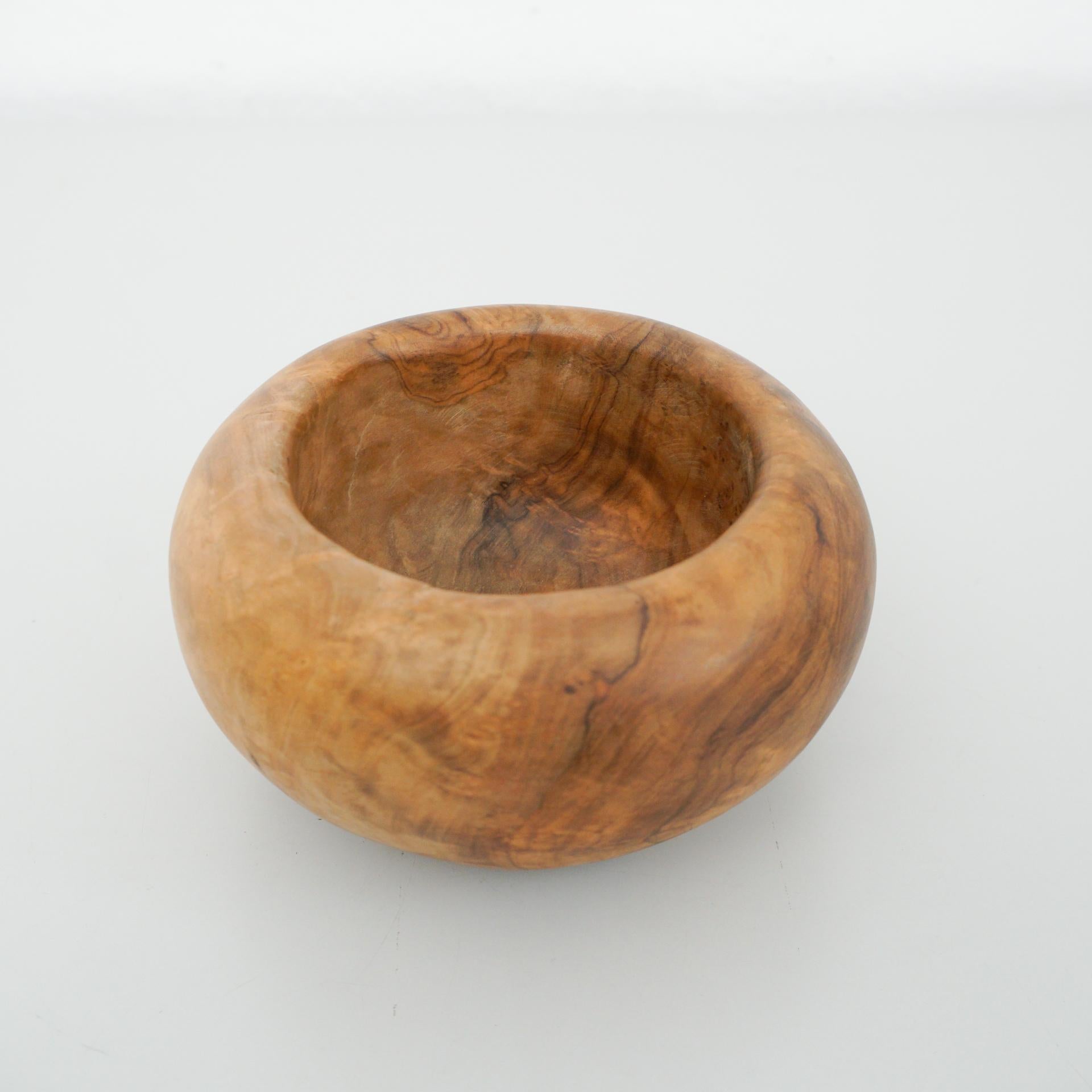 Early 20th Century Spanish Traditional Olive Wood Bowl For Sale 6