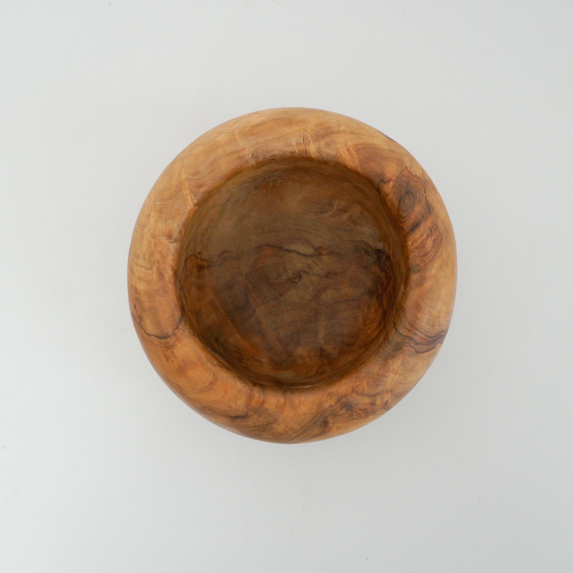 Early 20th Century Spanish Traditional Olive Wood Bowl For Sale 3