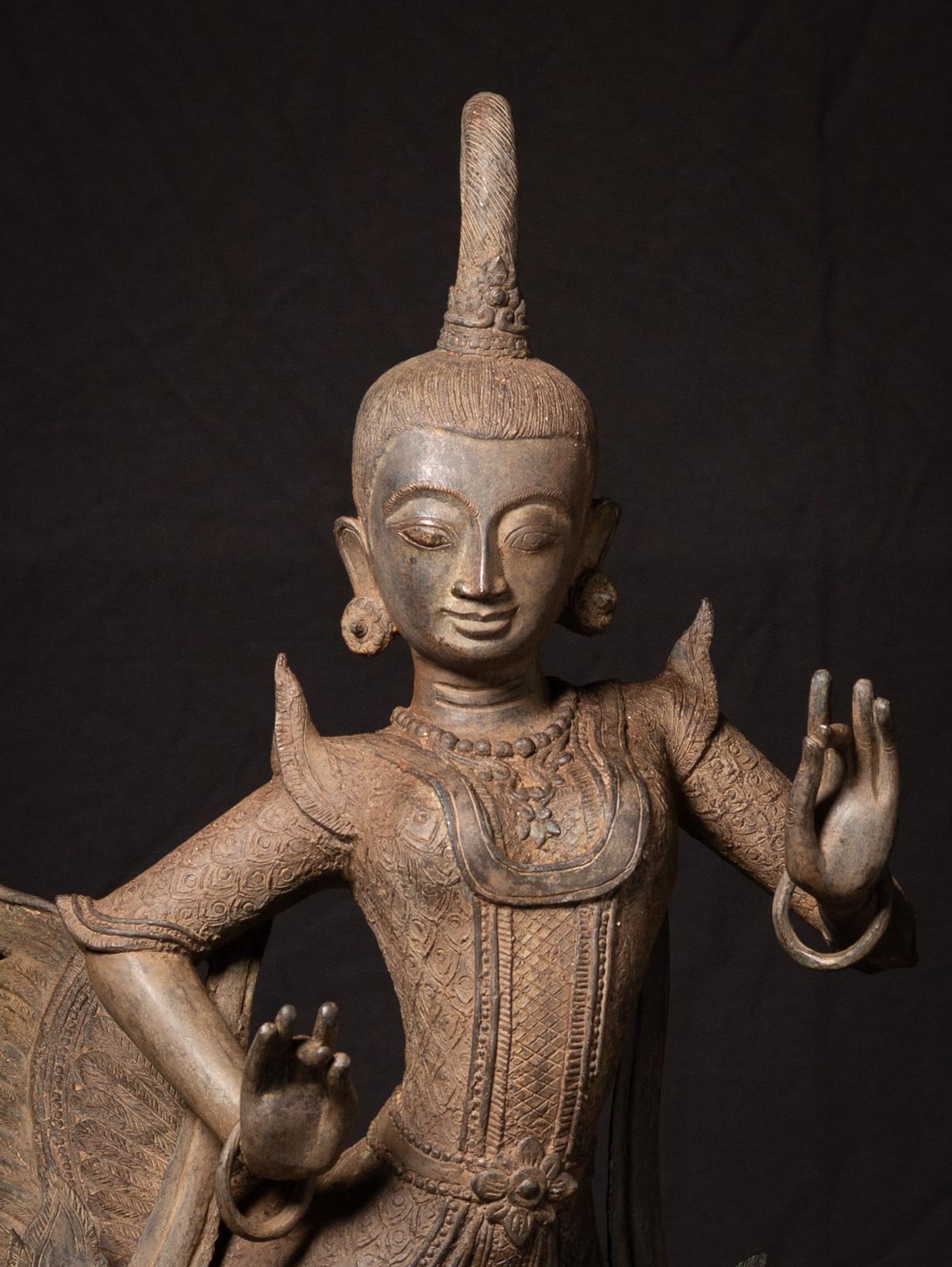 Début du 20e siècle Paire de statues Kinnari en bronze spécial de Birmanie en vente 11