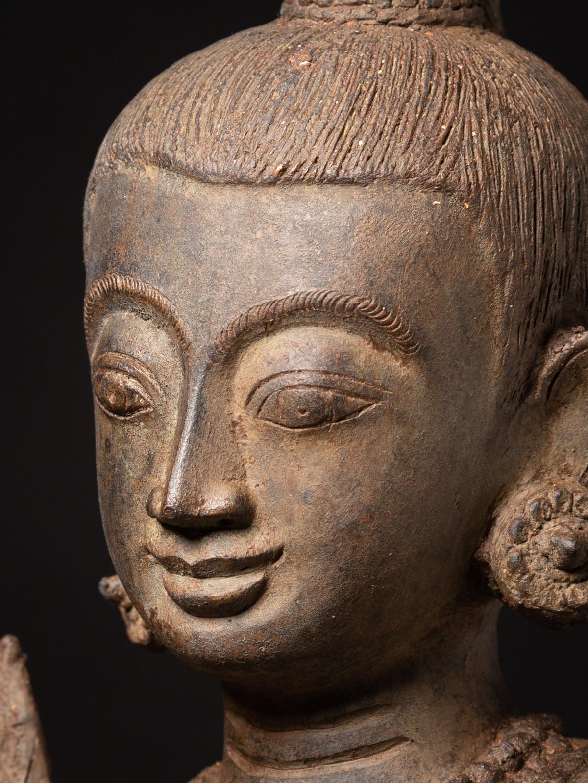 Début du 20e siècle Paire de statues Kinnari en bronze spécial de Birmanie Bon état - En vente à DEVENTER, NL