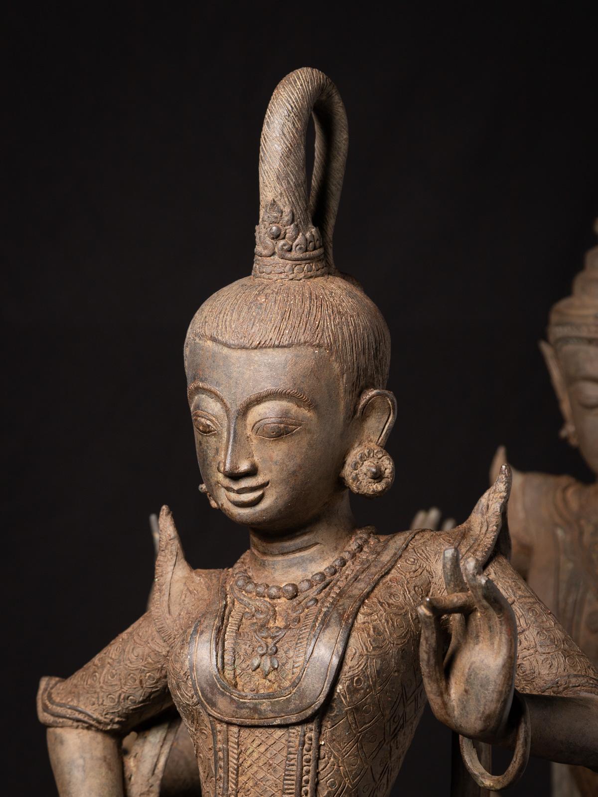 Bronze Début du 20e siècle Paire de statues Kinnari en bronze spécial de Birmanie en vente