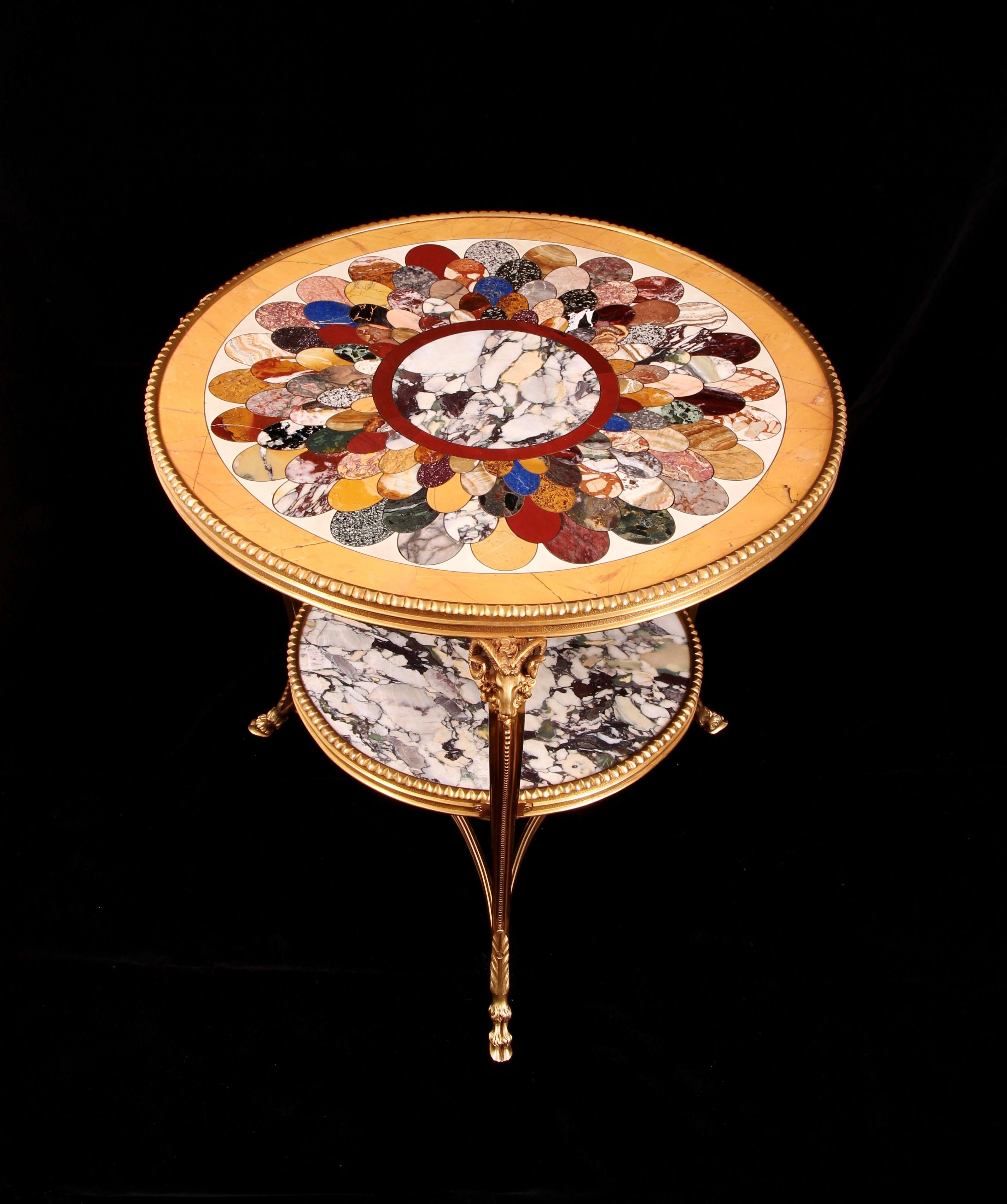 Vergoldeter Bronze-Tisch aus Marmor und Halbedelstein aus dem frühen 20. Jahrhundert im Angebot 3