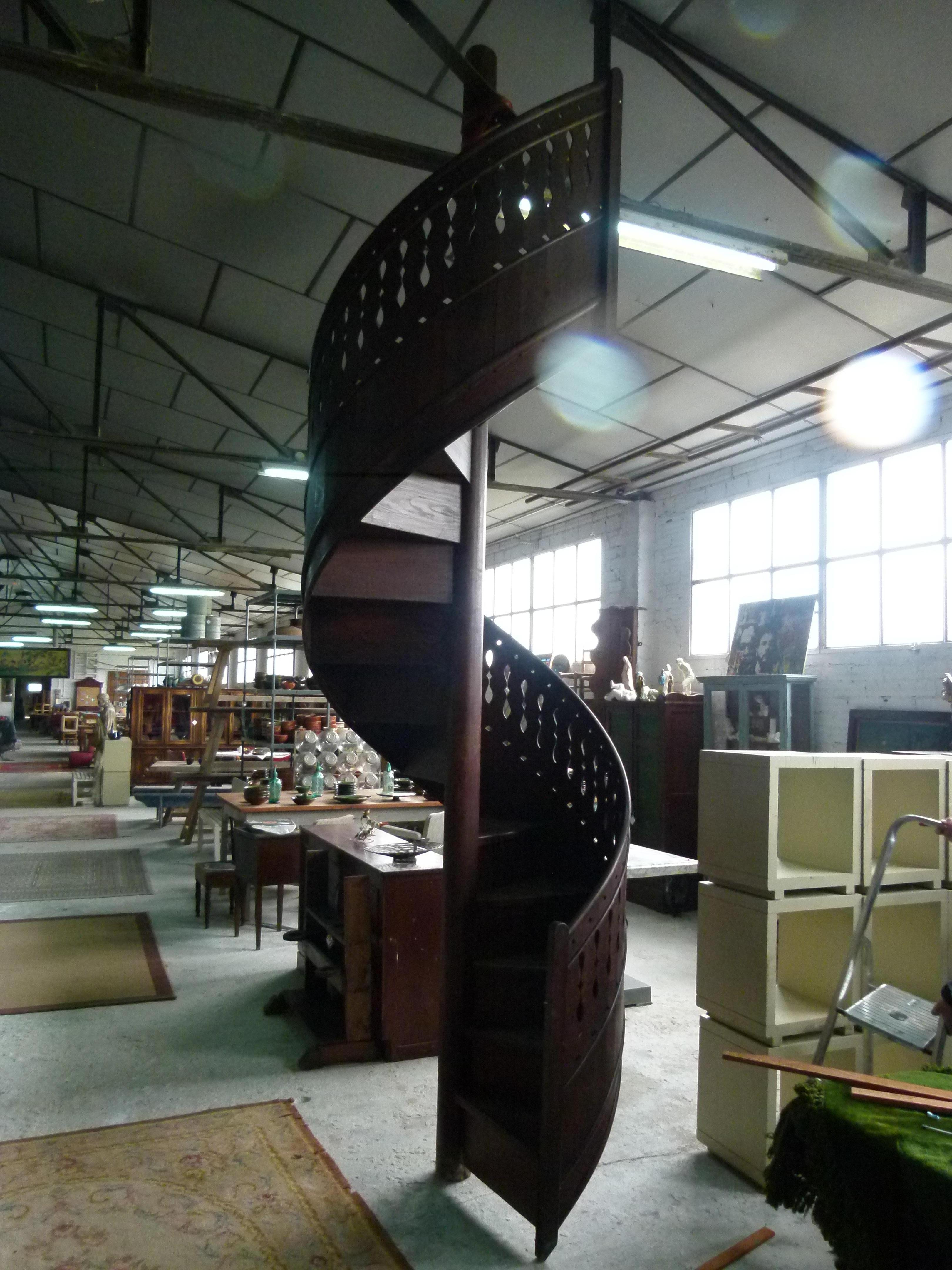 20ième siècle Escalier en bois en colimaçon du début du 20e siècle, Espagne en vente