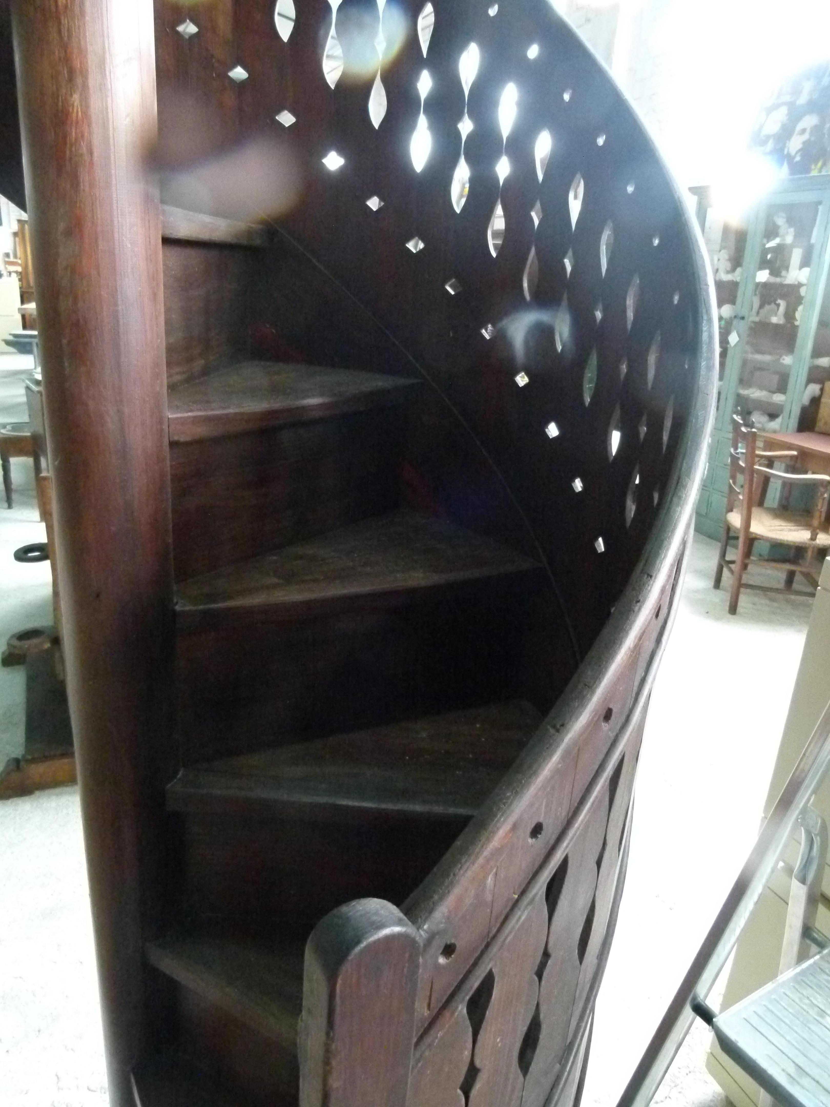 Early 20th Century Spiral Wooden Staircase from Spain In Good Condition For Sale In Vulpellac, Girona