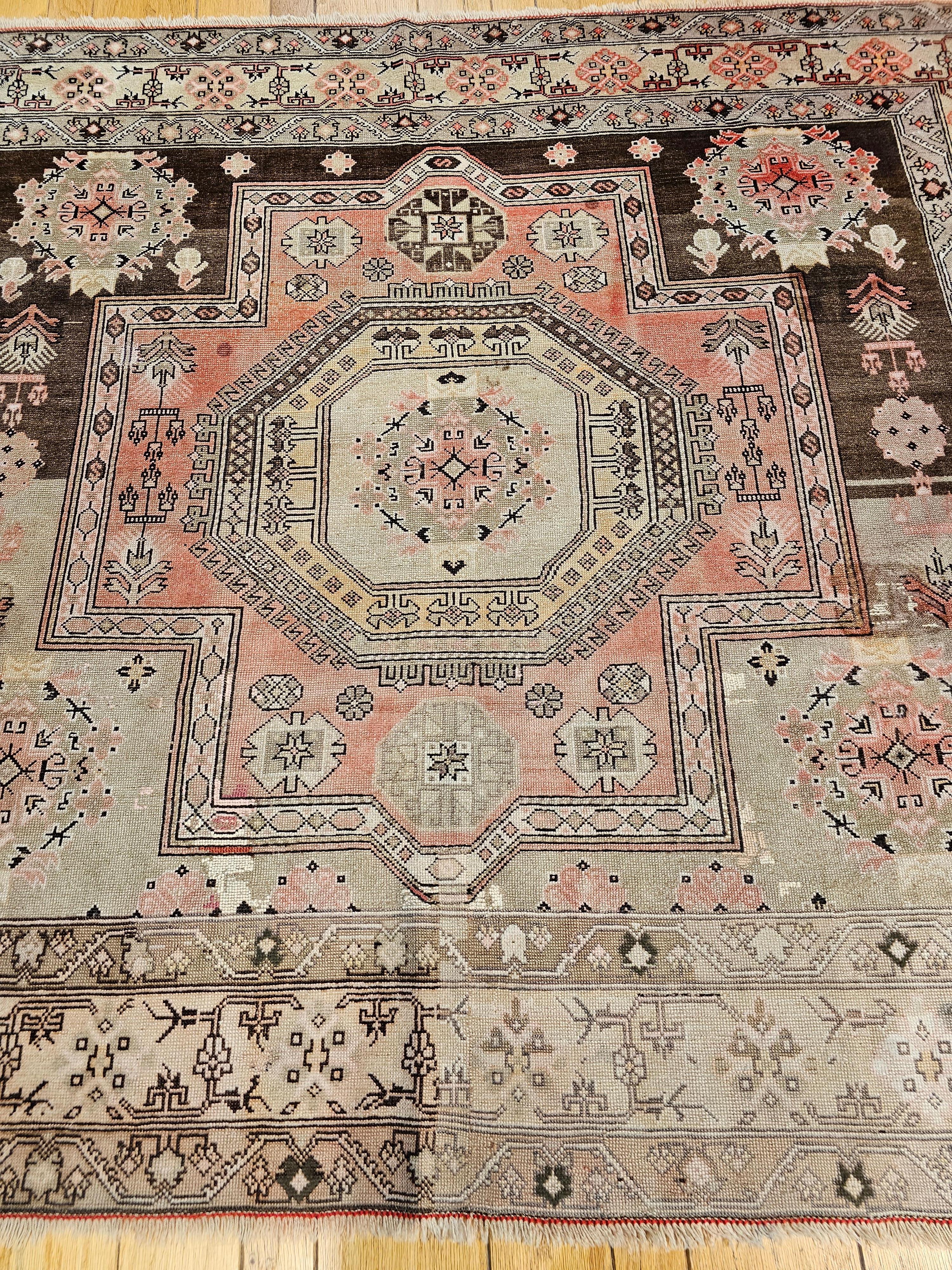 Early 20th Century Square Size Turkish Oushak in Chocolate, Tan, Yellow, Pink For Sale 6