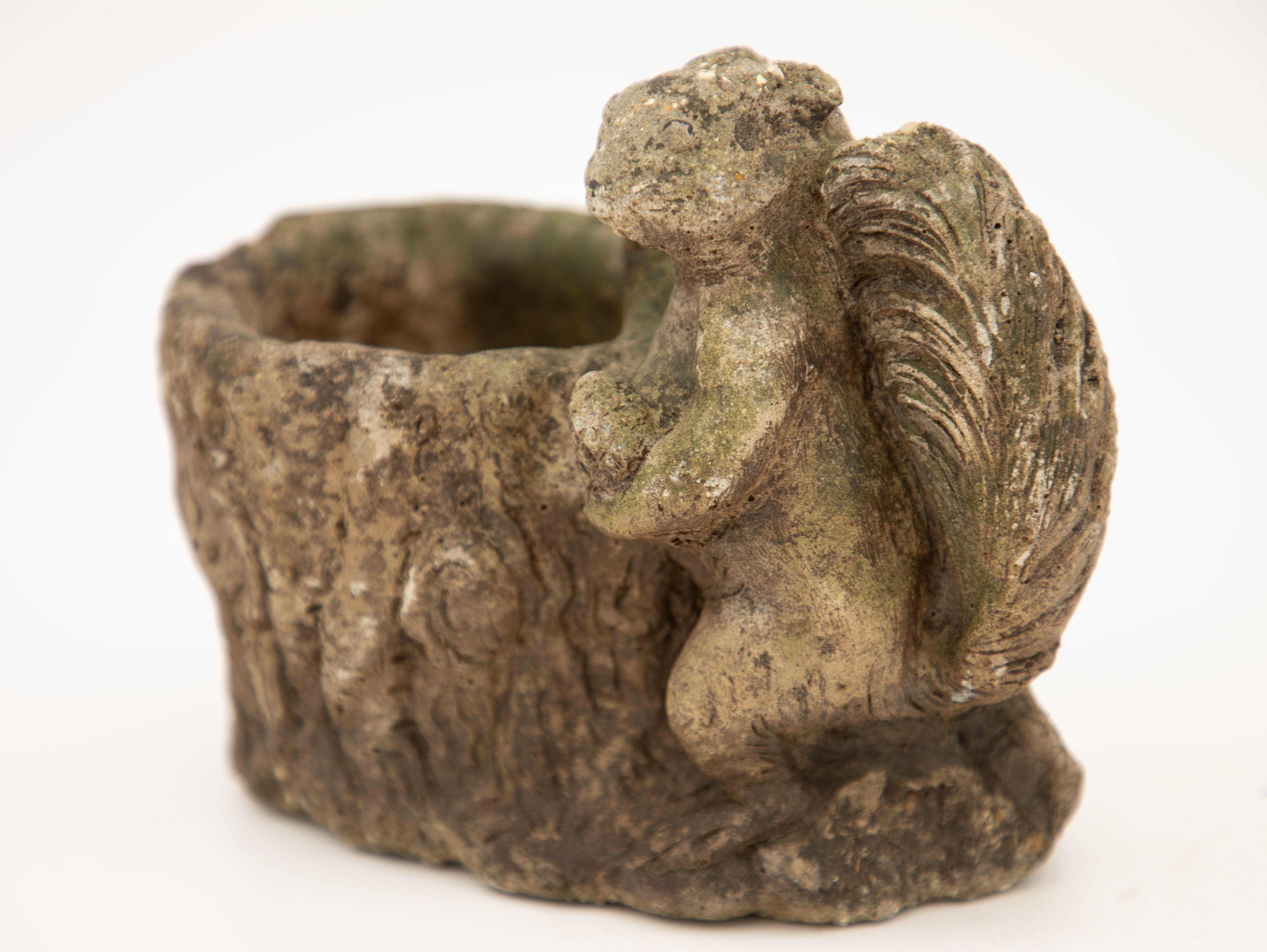 Early 20th Century Squirrel Bird Bath In Good Condition In South Salem, NY