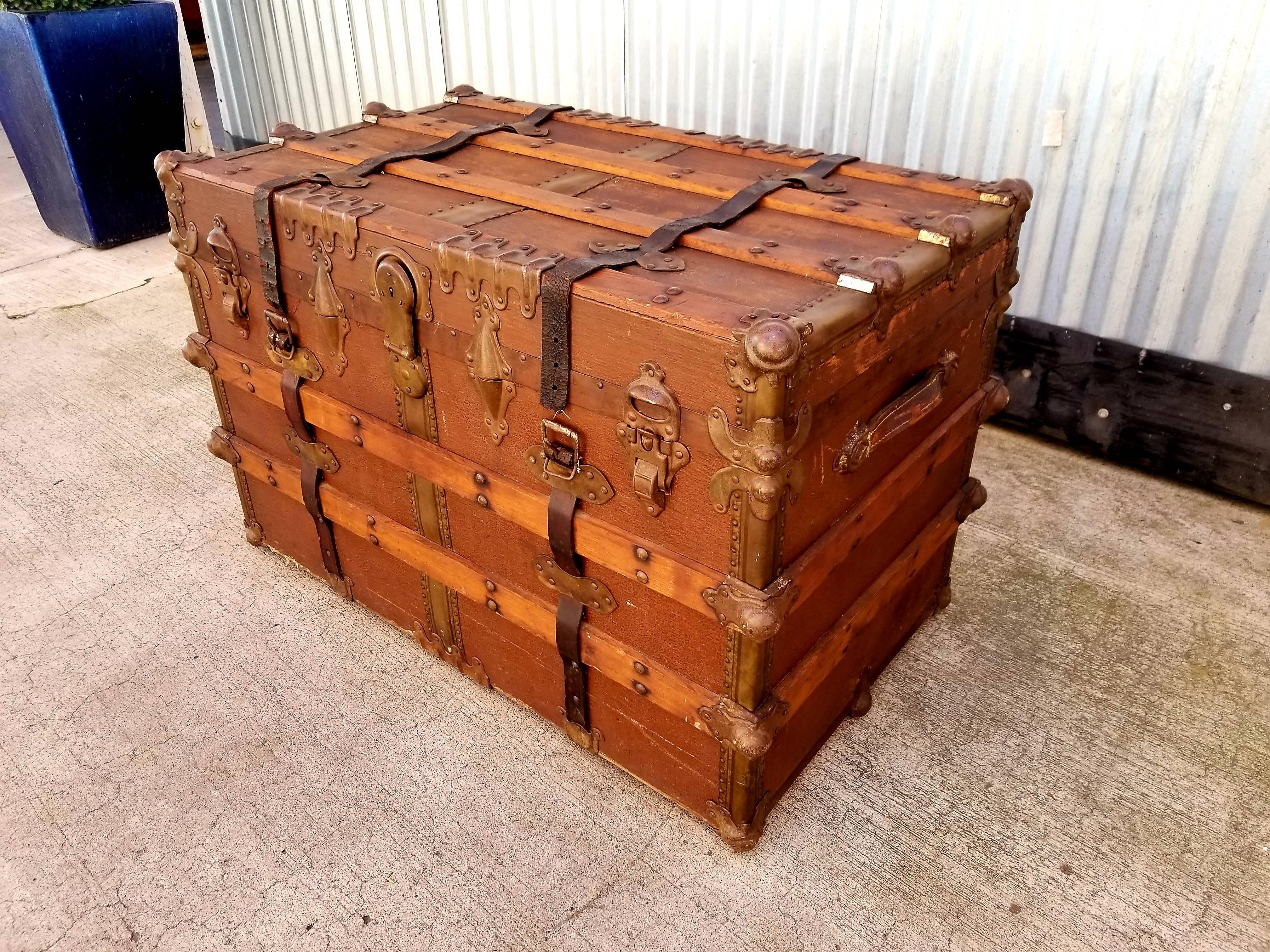 Early 20th Century Steamer Trunk Canvas Clad (Industriell)
