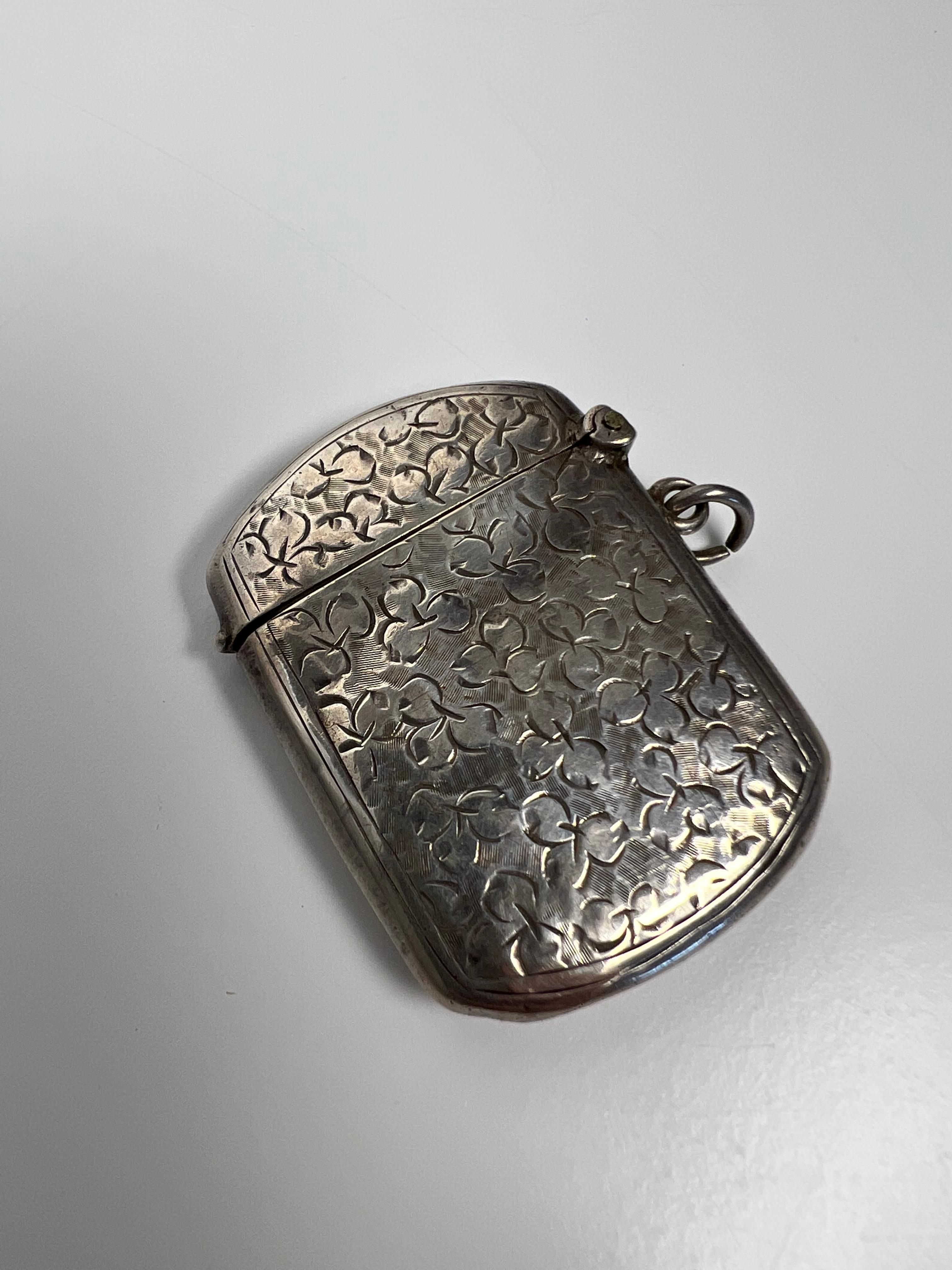 Early 20th Century Sterling Silver Birmingham England Match Safe Repousse Sides In Good Condition For Sale In Stamford, CT