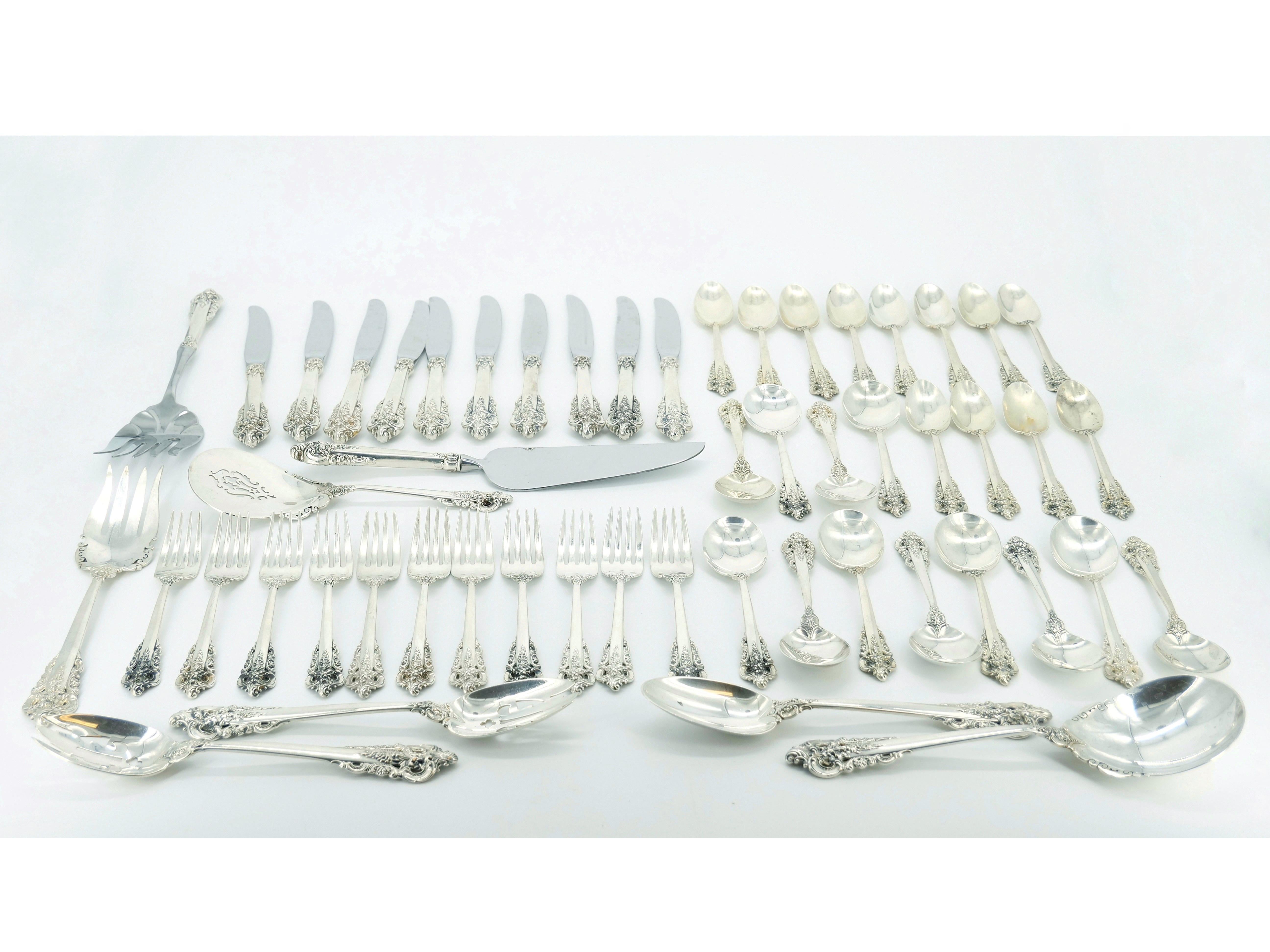 North American Early 20th Century Sterling Silver Flatware Service For 24 People For Sale