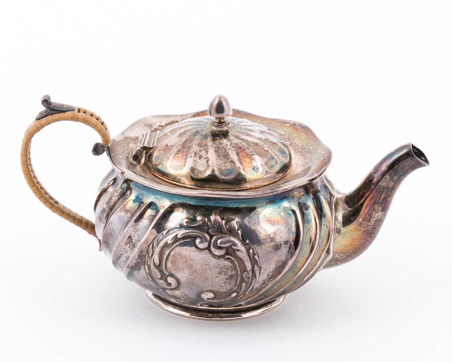 Early 20th Century Sterling Small Three-Piece Tea Set by Gorham 4