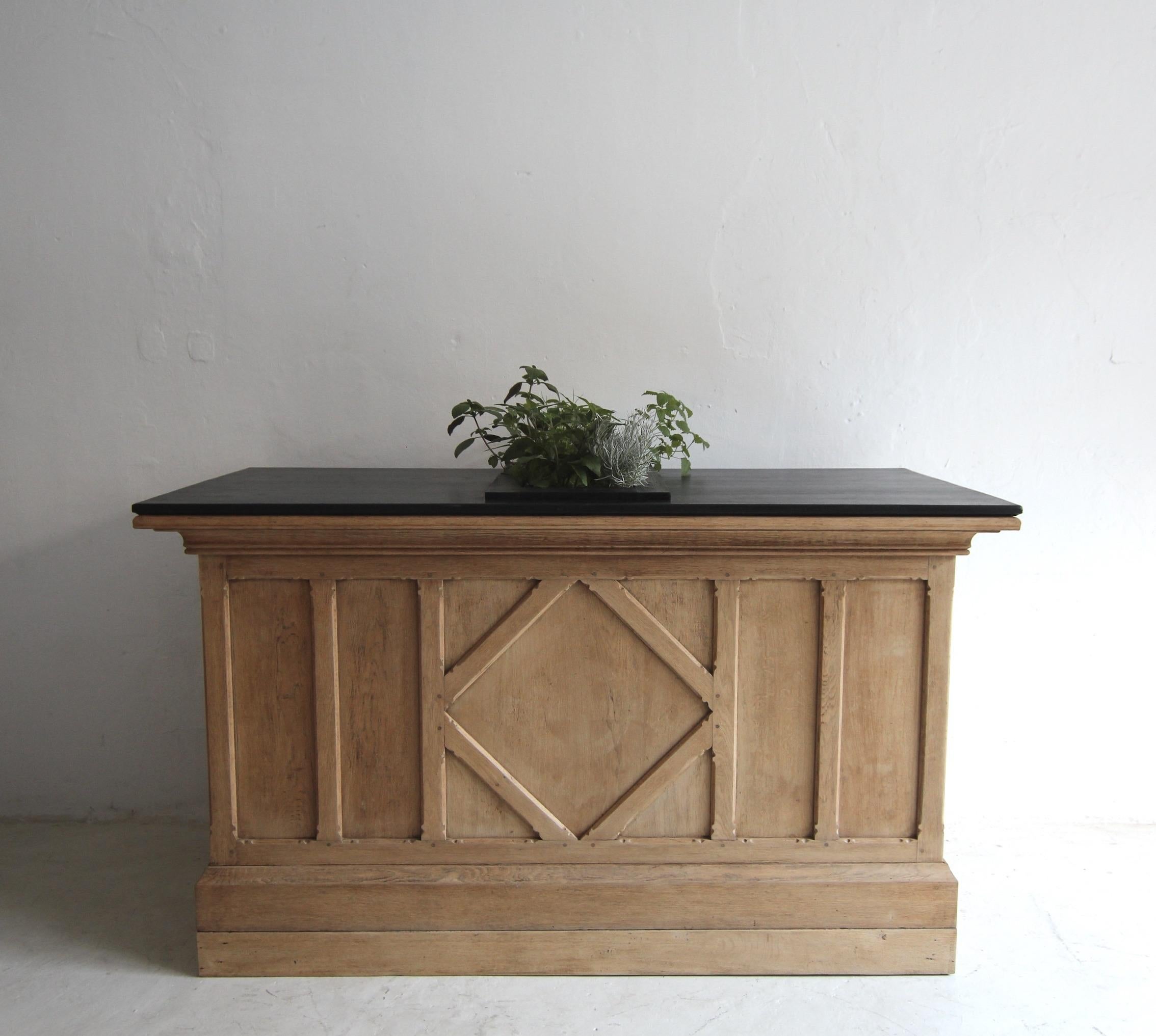 Early 20th Century Store Counter or Kitchen Island In Good Condition In Dusseldorf, DE