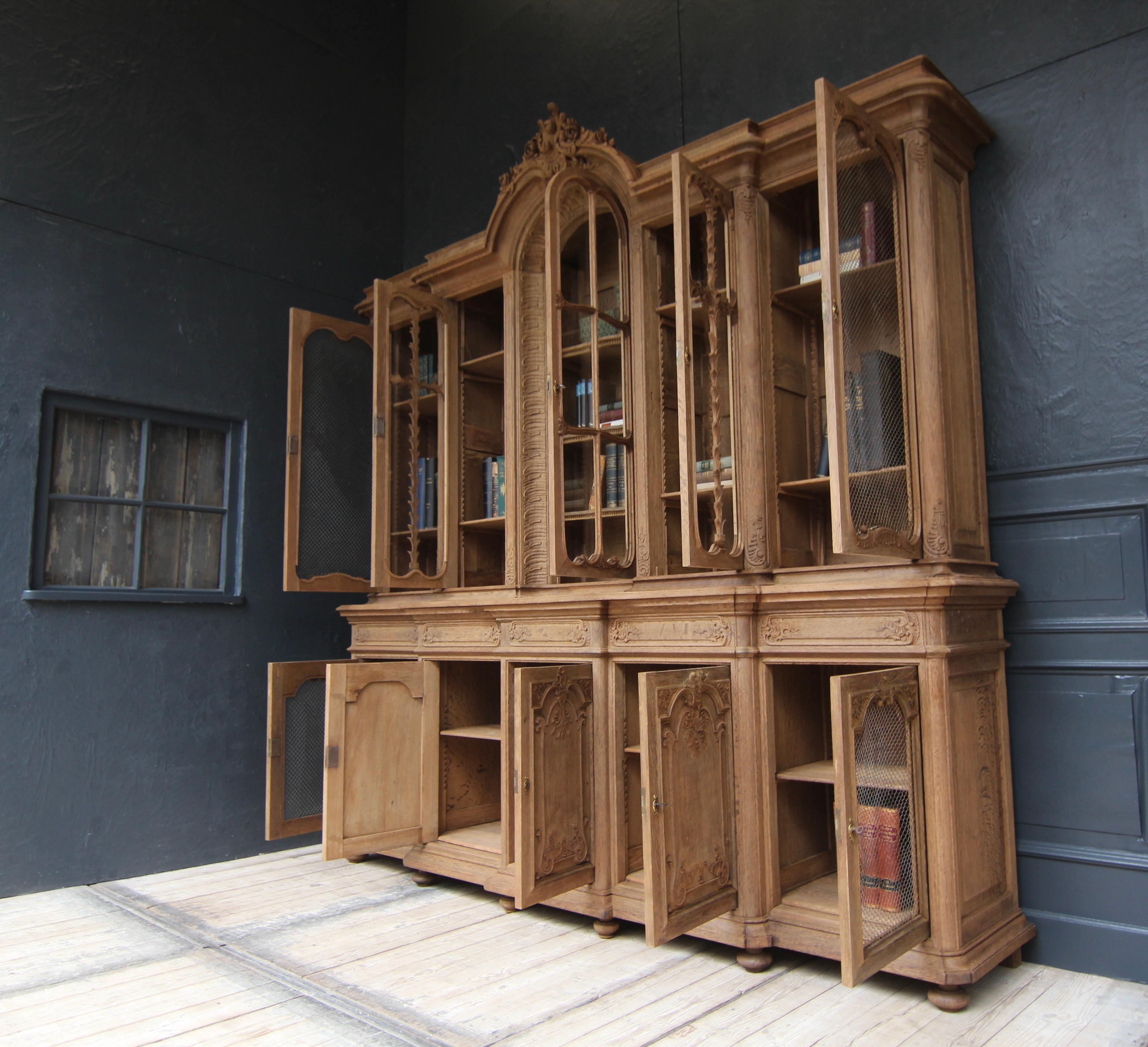 Early 20th Century Stripped Oak Bookcase For Sale 4