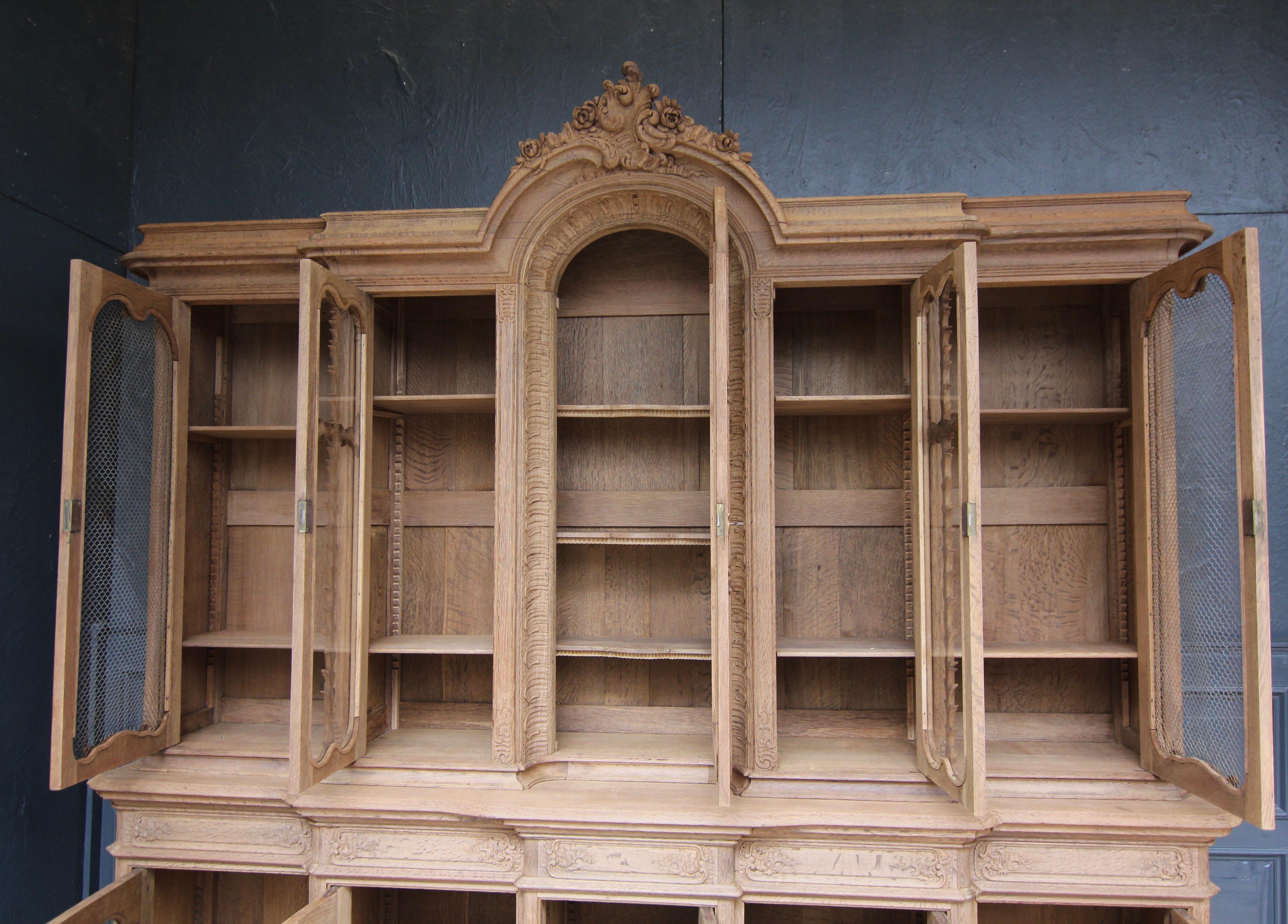 Early 20th Century Stripped Oak Bookcase For Sale 7