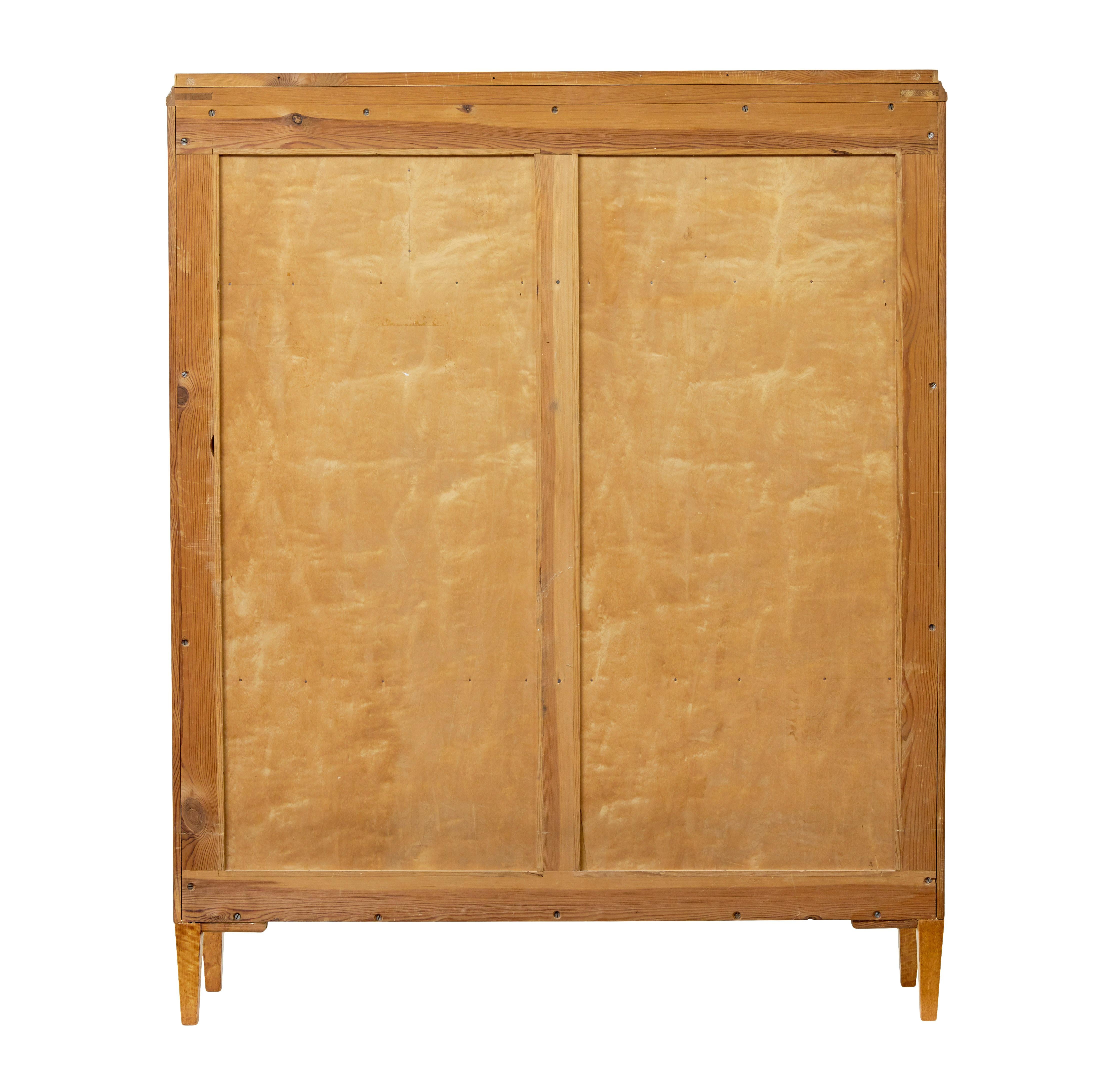 Early 20th century Swedish bookcase cabinet by Sandberg & Co In Good Condition For Sale In Debenham, Suffolk