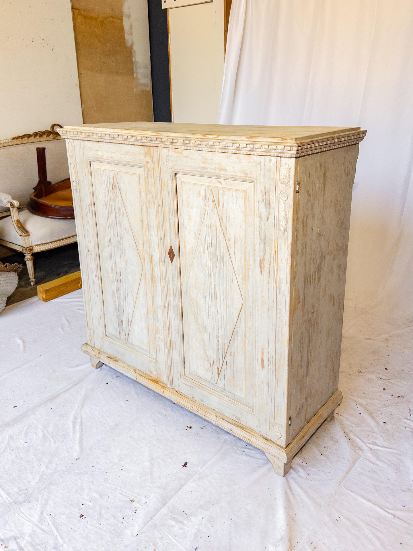 Gustavian Early 20th Century Swedish Cabinet For Sale