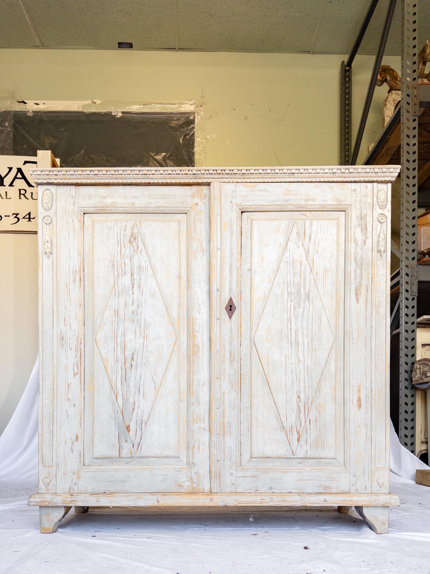 Early 20th Century Swedish Cabinet In Good Condition For Sale In Houston, TX