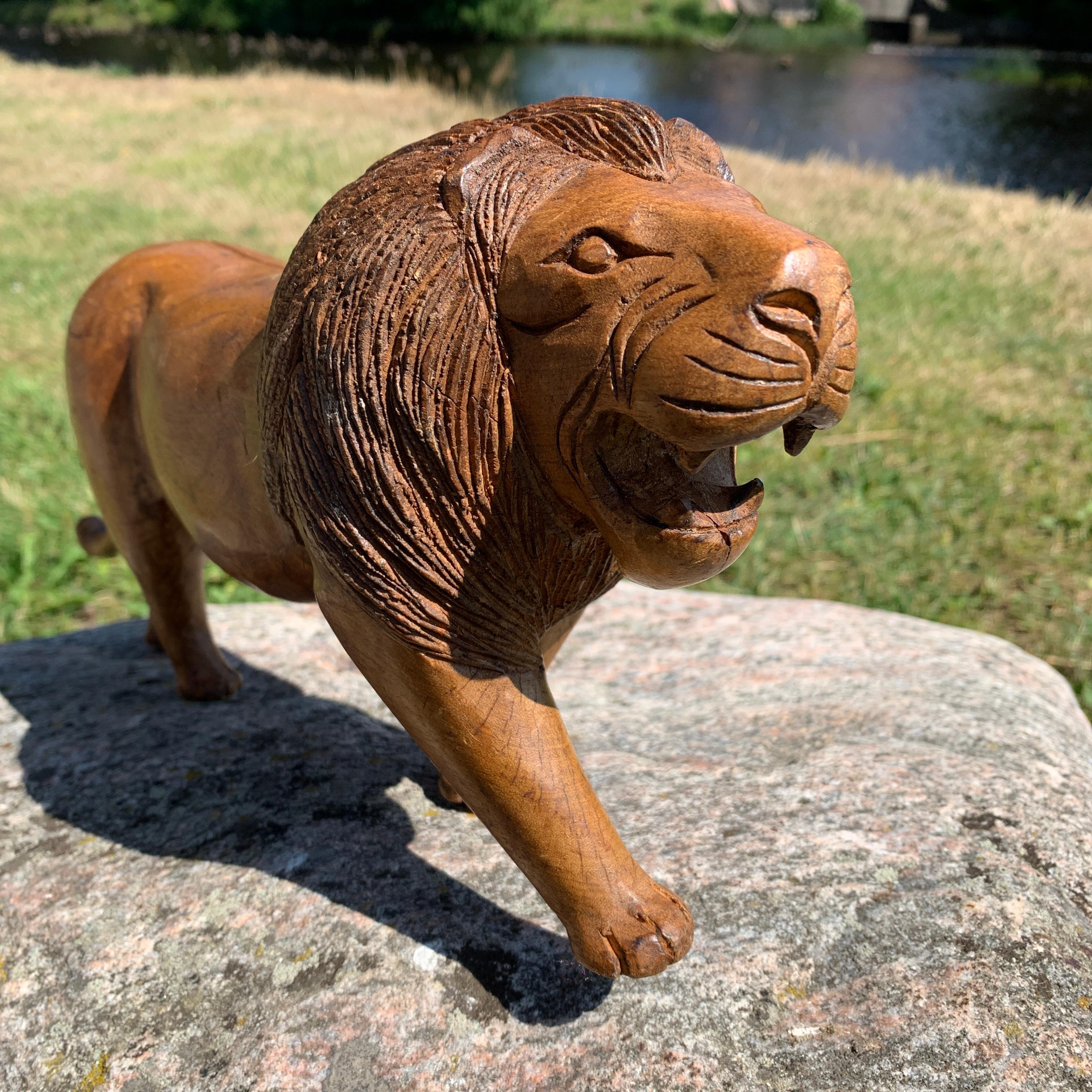 Early 20th Century Swedish Folk Art Sculpture of a Lion 2