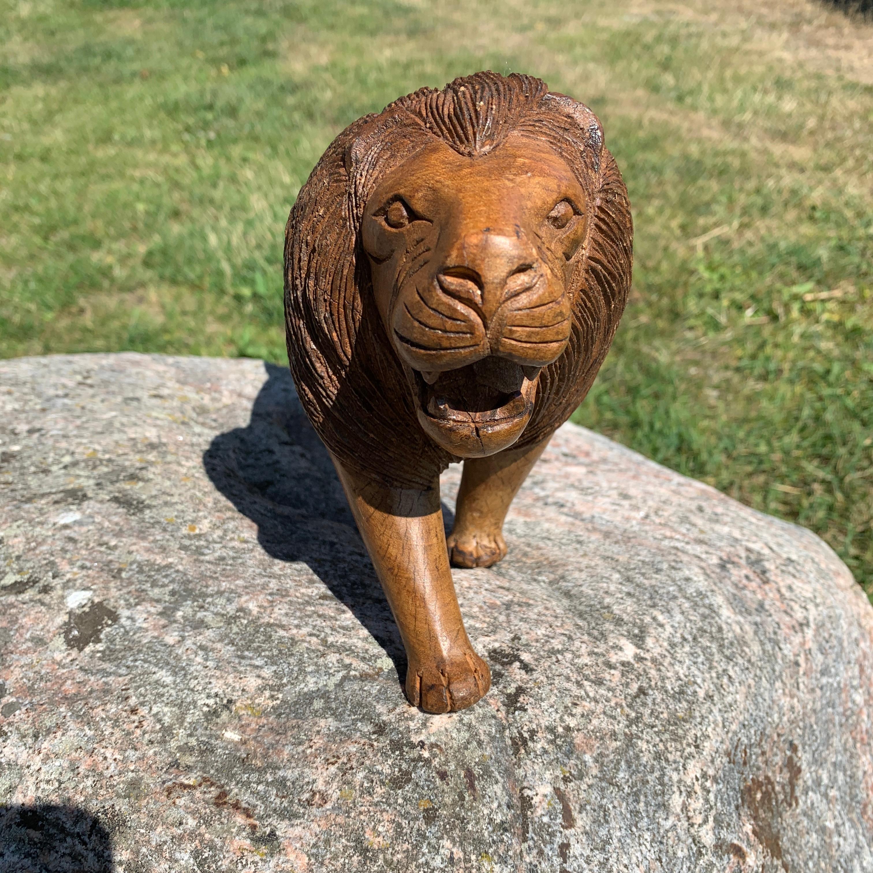 Early 20th Century Swedish Folk Art Sculpture of a Lion 4