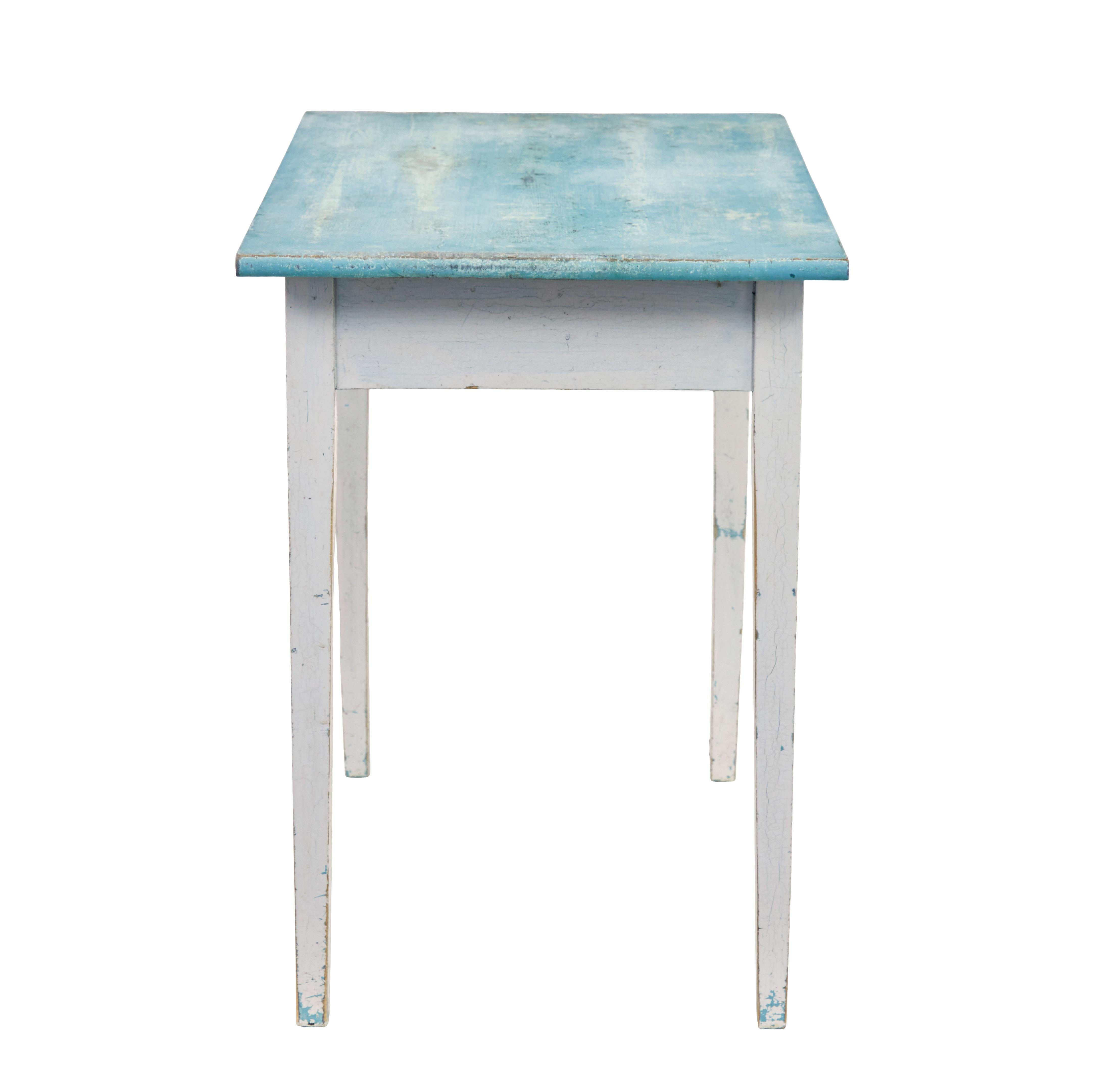 Painted Early 20th century Swedish painted occasional table For Sale