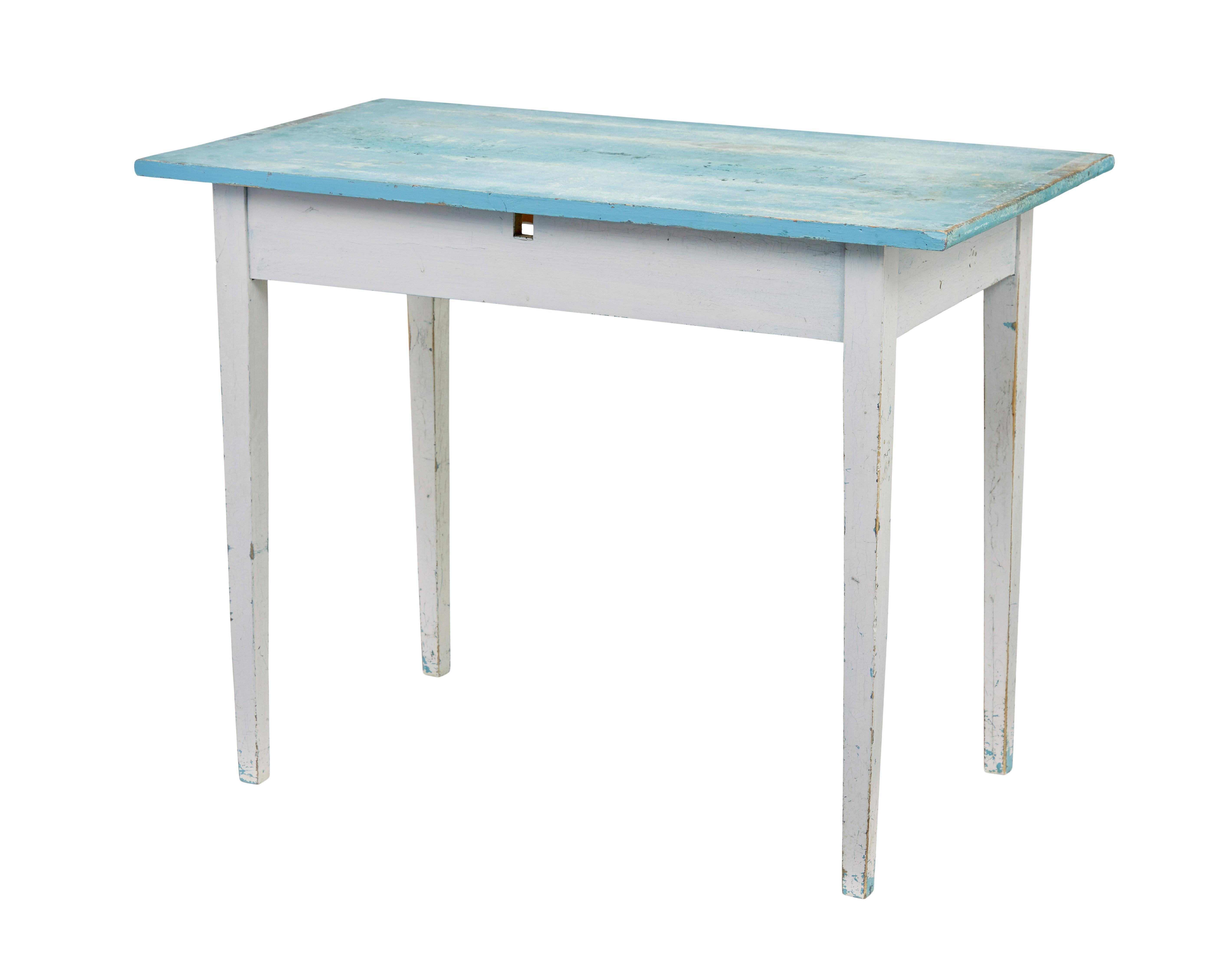 Early 20th century Swedish painted occasional table For Sale 1