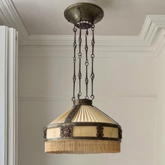 Lampada a sospensione svedese dei primi anni del XX secolo in bronzo e Swedish art glass