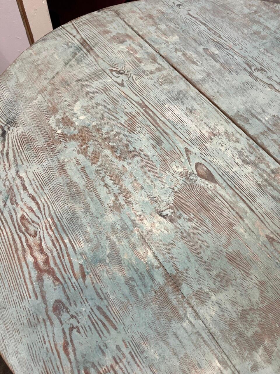 Early 20th Century Swedish Tilt Top Table In Good Condition For Sale In Houston, TX