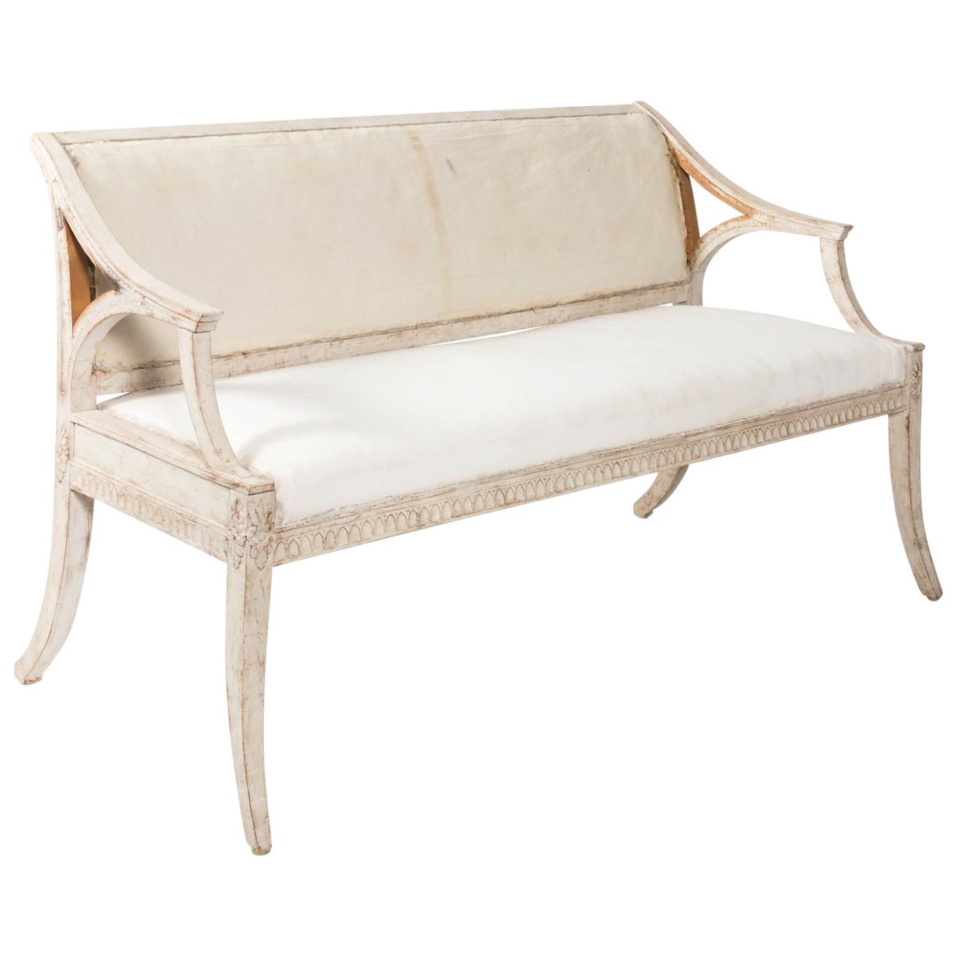 Early 20th Century Swedish White Painted Gustavian Style Settee For Sale