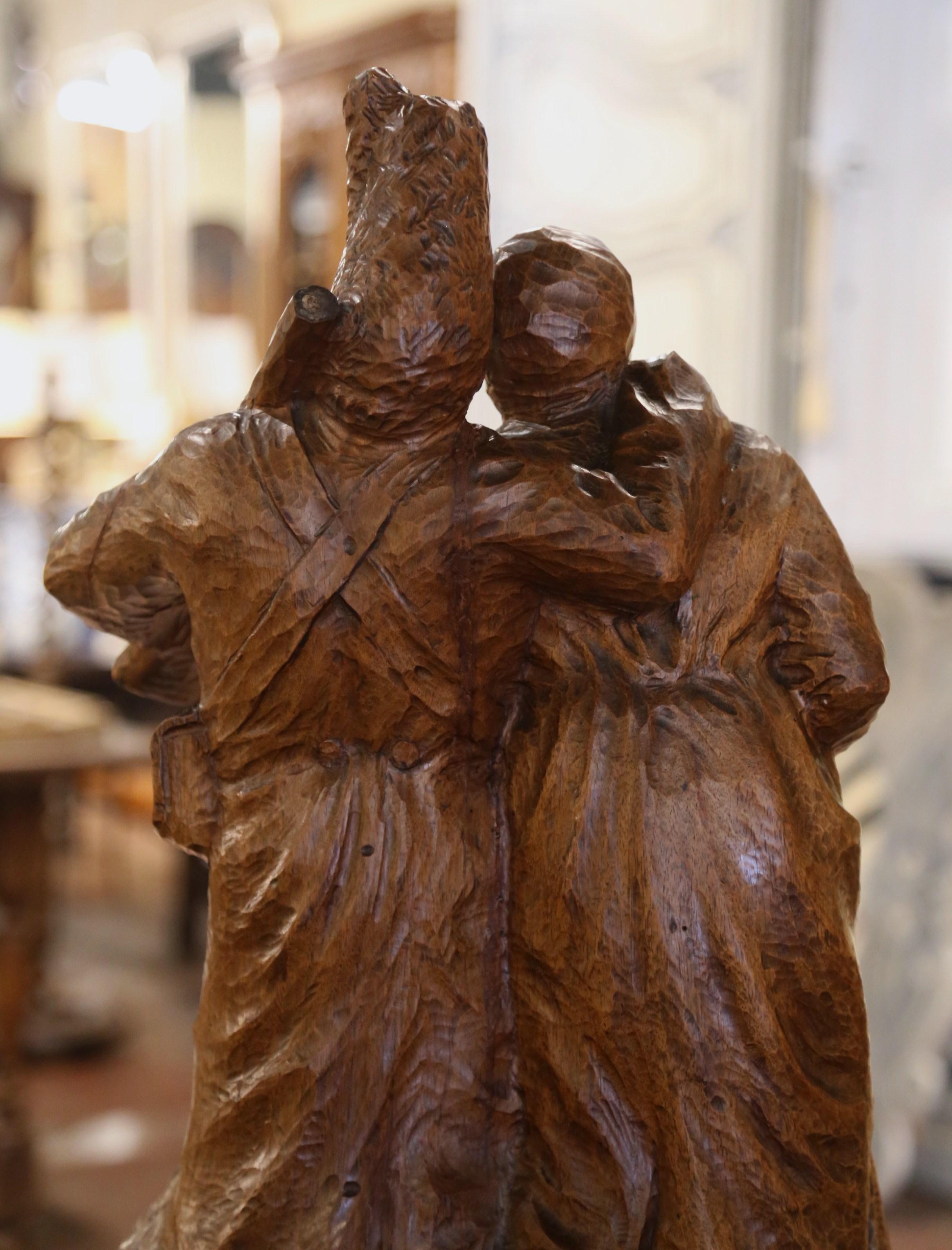 Composition sculpturale en noyer suisse du début du 20e siècle signée Carl Binder en vente 2