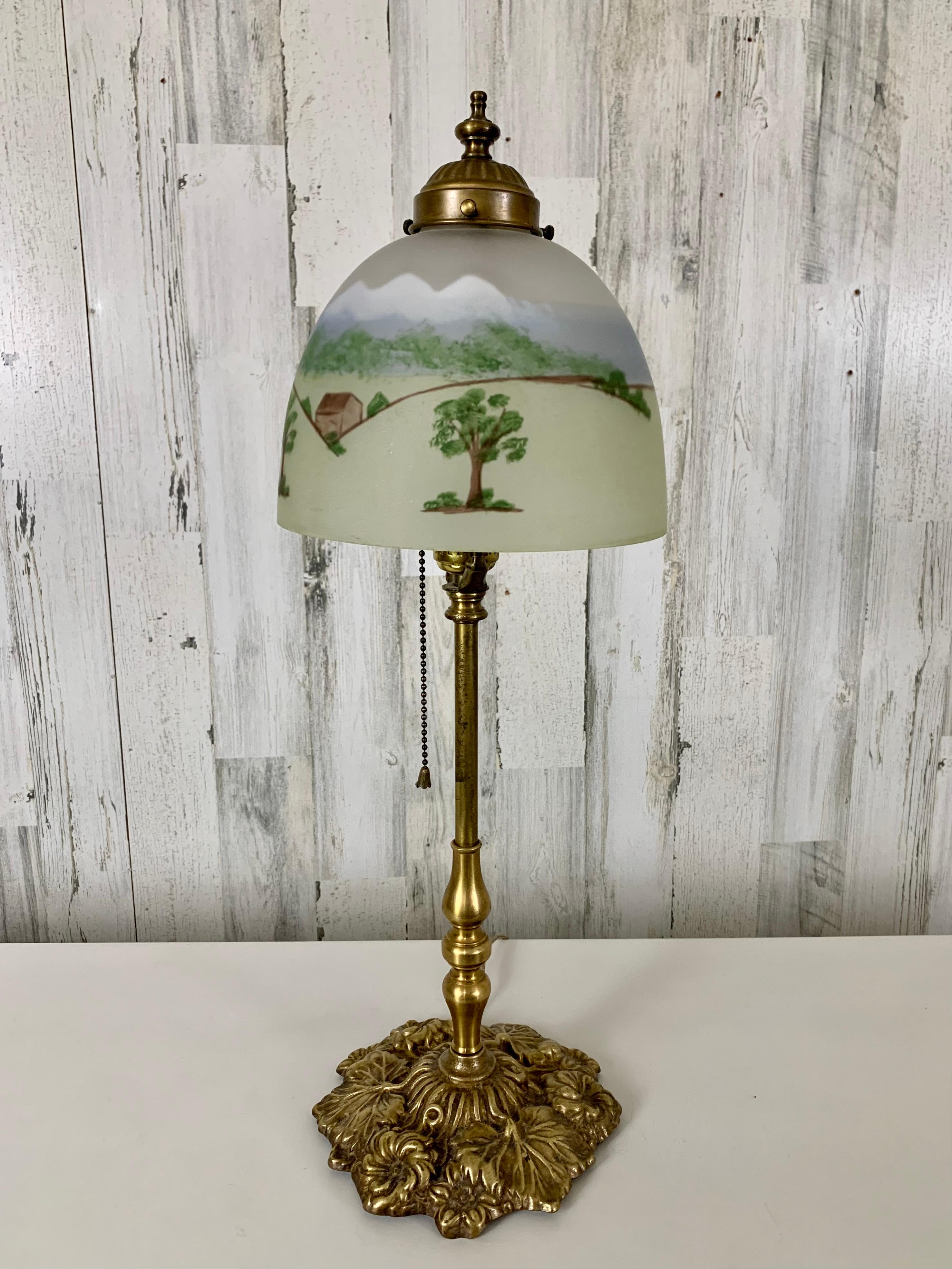 Lampe de table du début du 20e siècle avec abat-jour peint à la main Bon état - En vente à Denton, TX