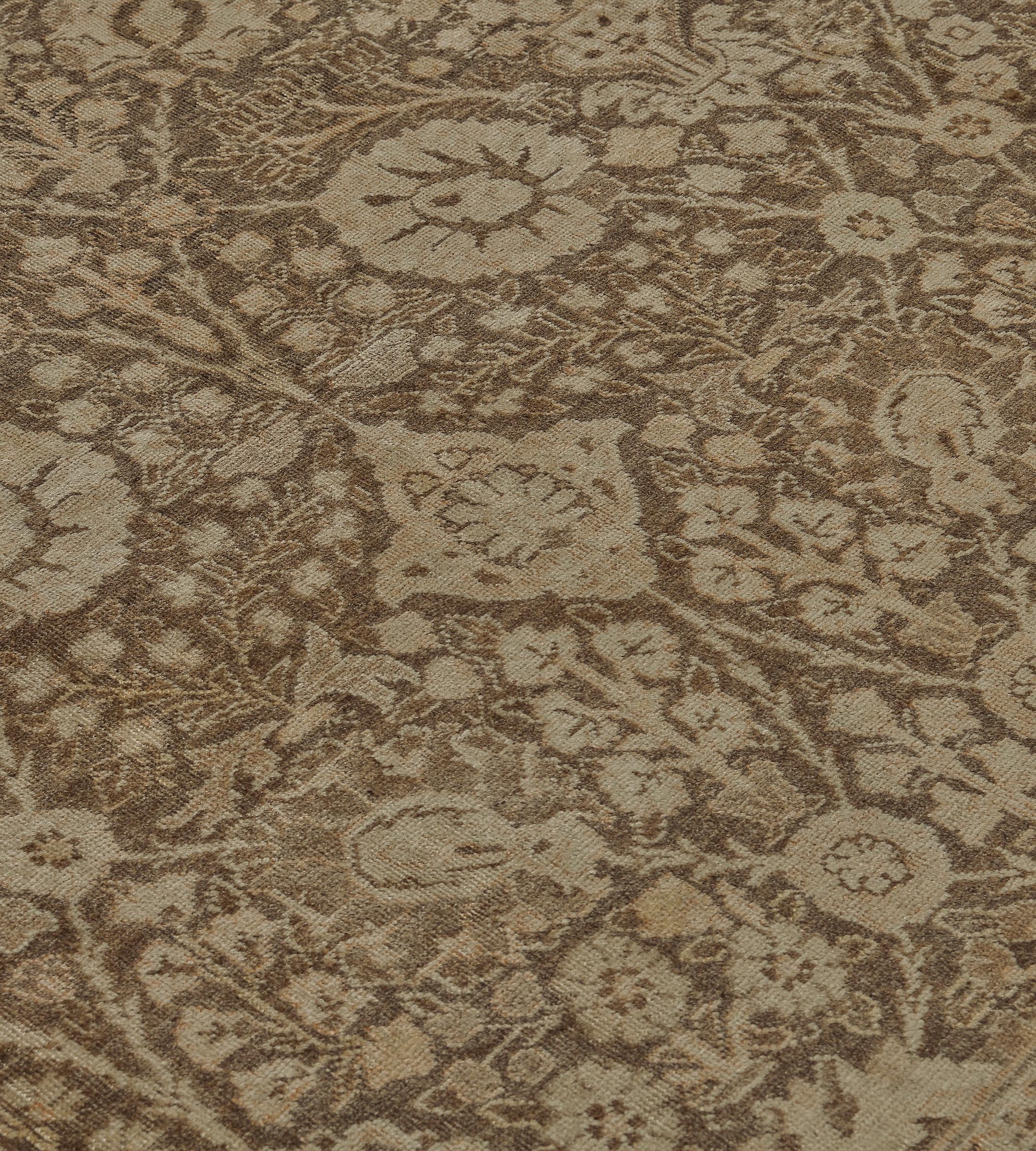 Noué à la main Tapis de Tabriz du début du XXᵉ siècle provenant du nord-ouest de la Perse en vente