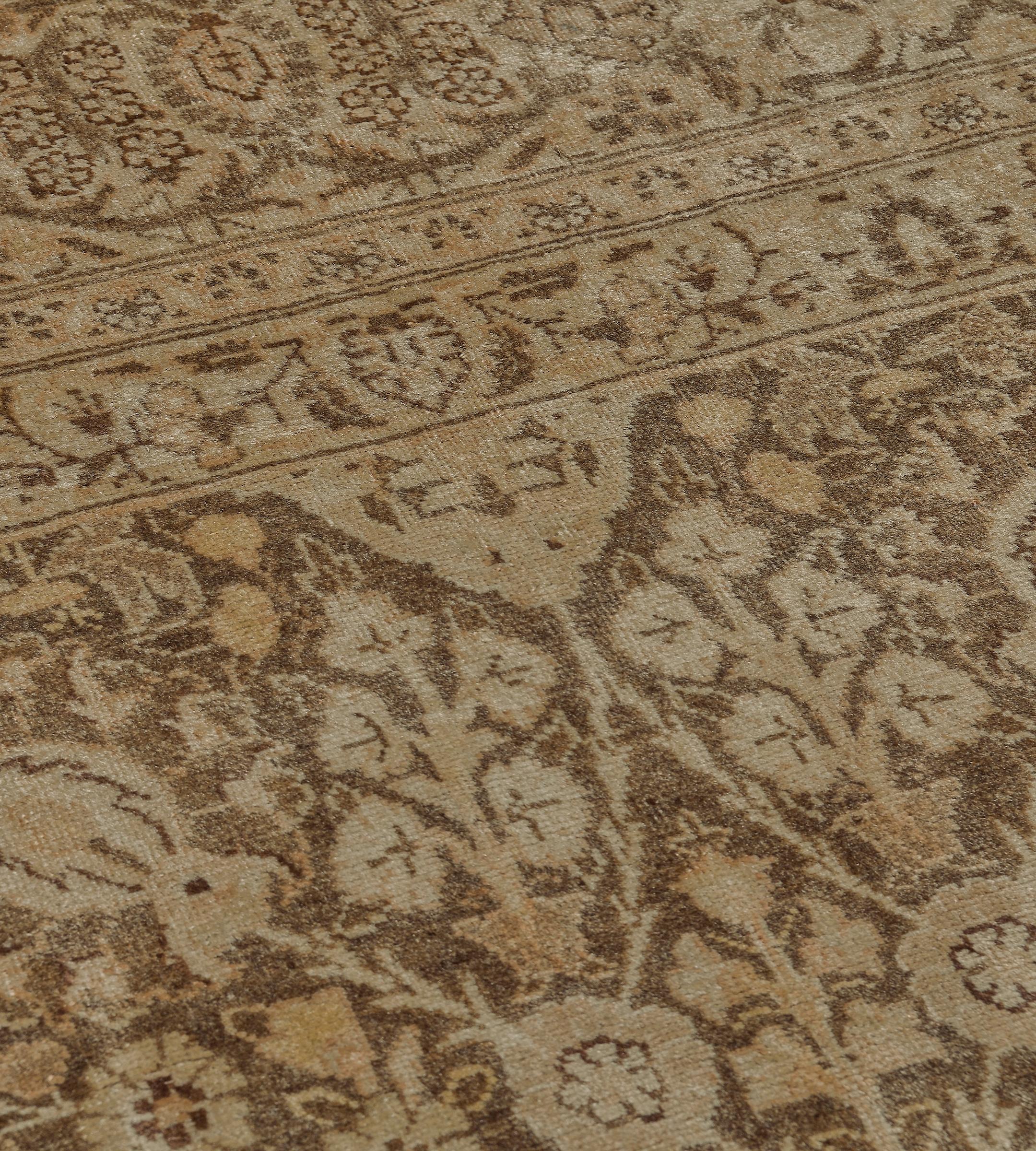20ième siècle Tapis de Tabriz du début du XXᵉ siècle provenant du nord-ouest de la Perse en vente