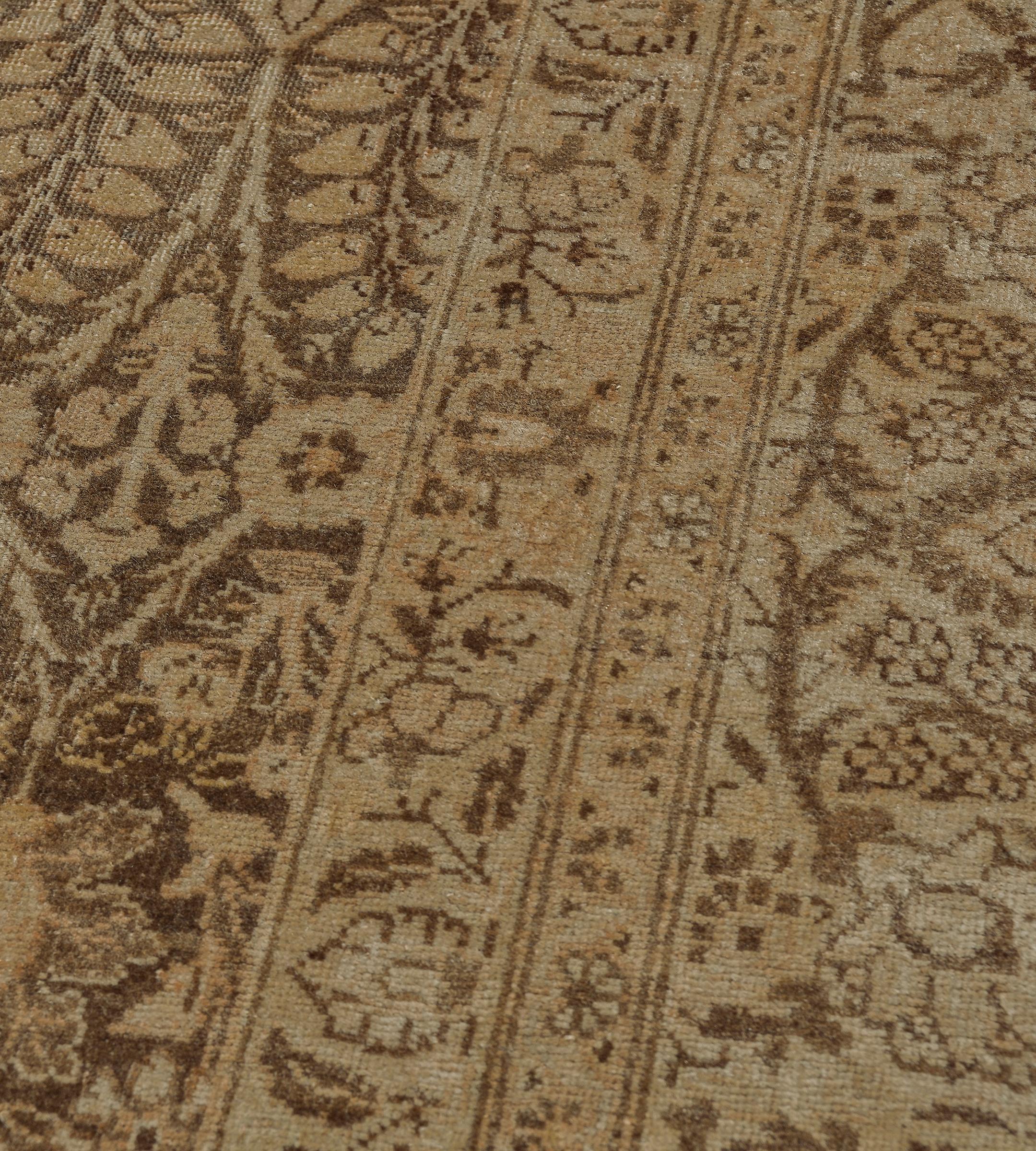 Tapis de Tabriz du début du XXᵉ siècle provenant du nord-ouest de la Perse en vente 2
