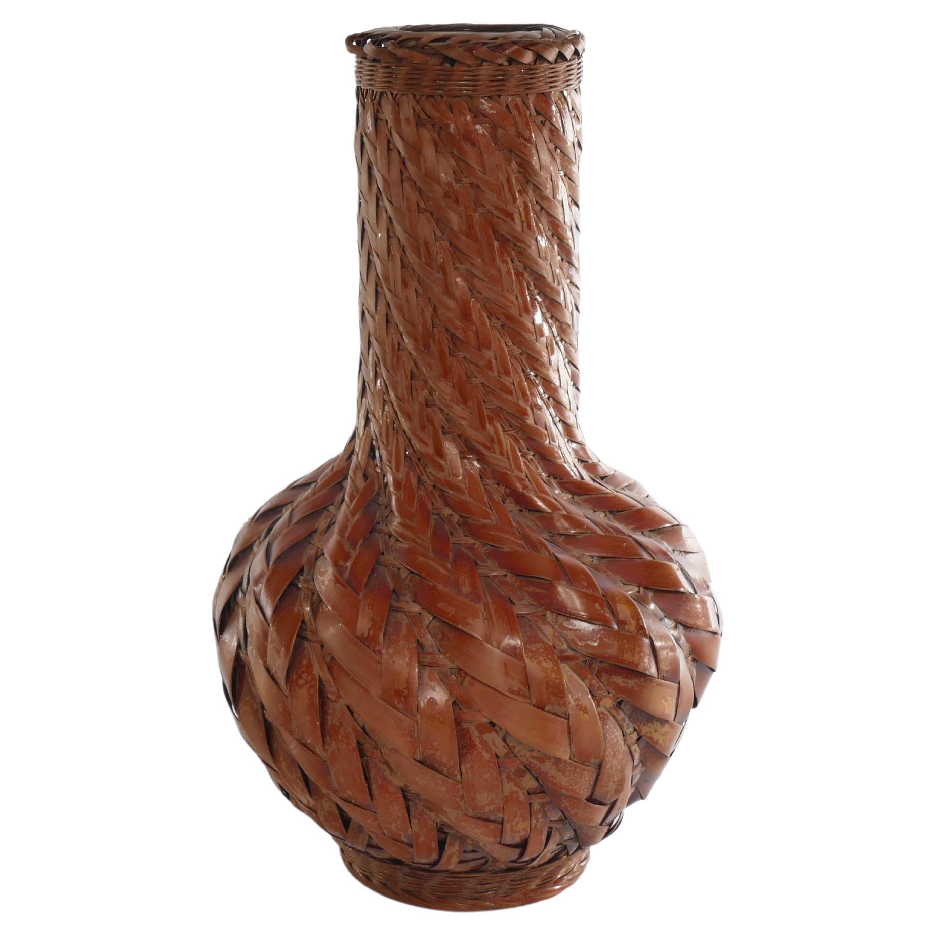 Vase en bambou Ikebana tissé japonais du début du 20e siècle, période Taisho/Showa