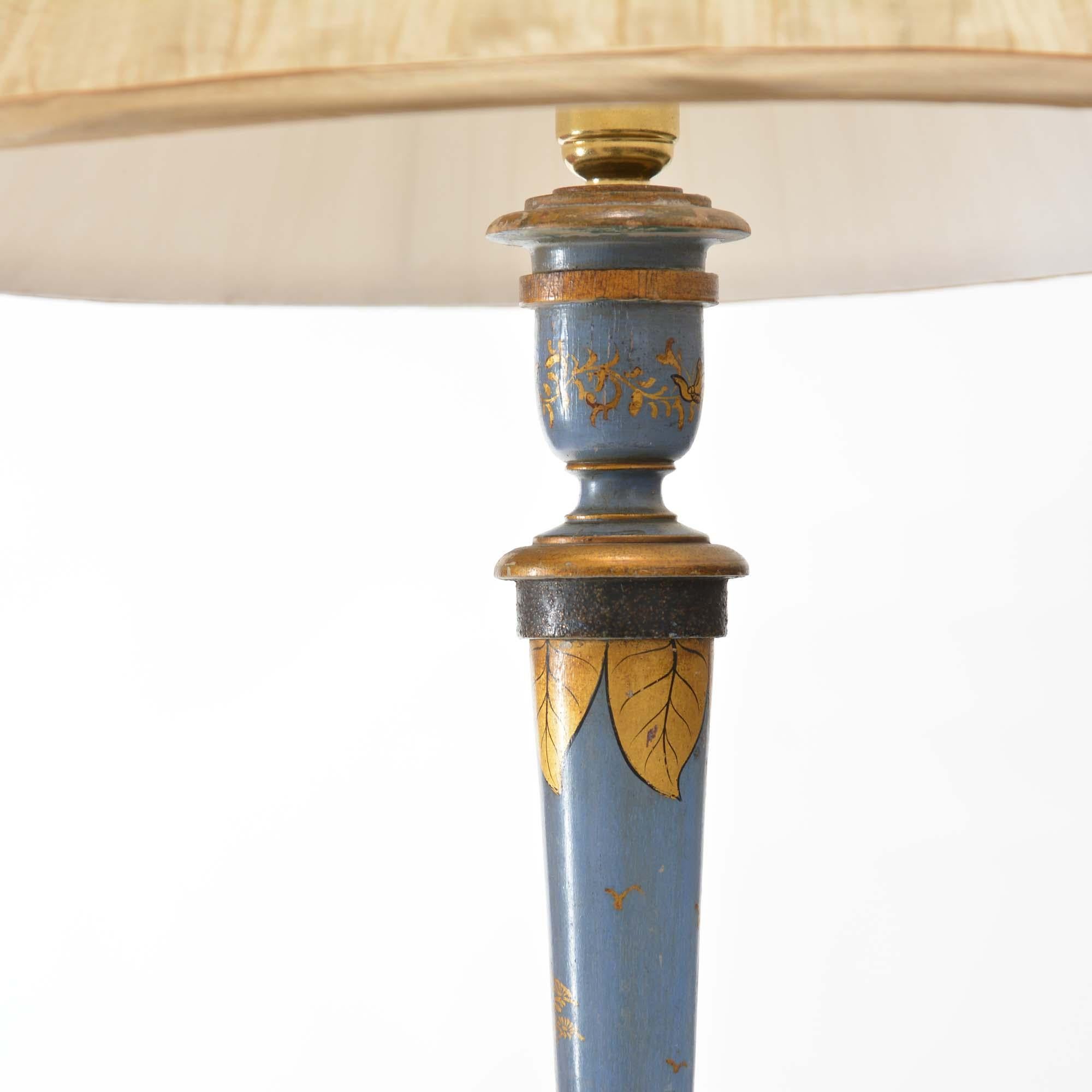 Große blaue Chinoiserie-Lampe des frühen 20. Jahrhunderts im Angebot 1